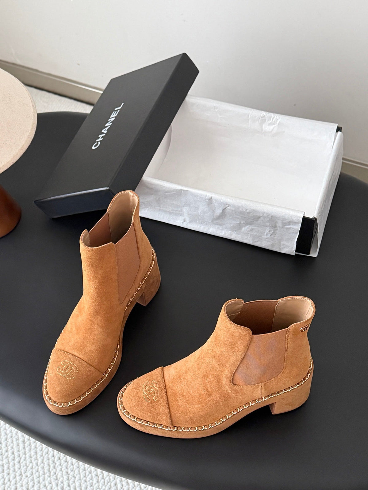CC 26s Chelsea Ankle Boots Brown Suede 122416