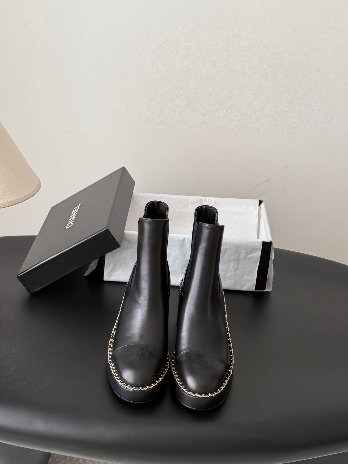 CC 26s Chelsea Ankle Boots Black Leather 122417