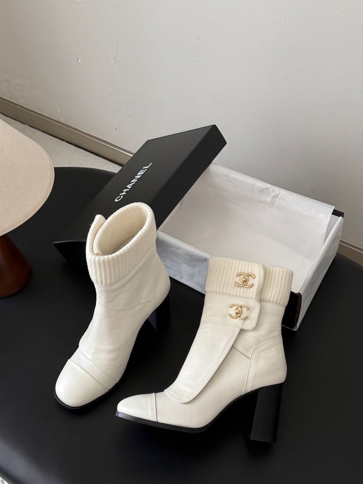 CC 26s Ankle Boots White Gold Knit Cuff Leather 127795