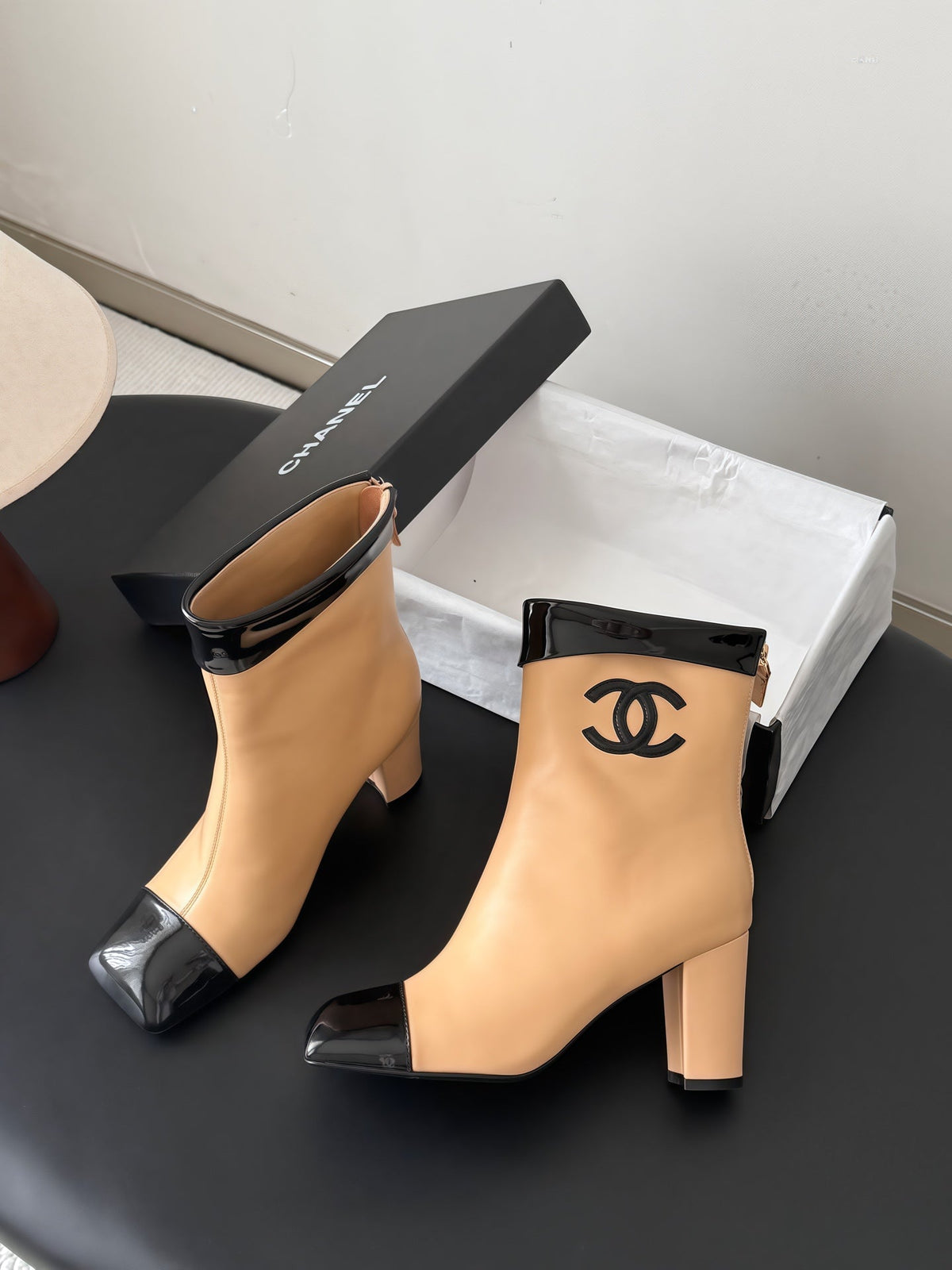 CC 26s Ankle Boots Beige Black Leather Patent 127858