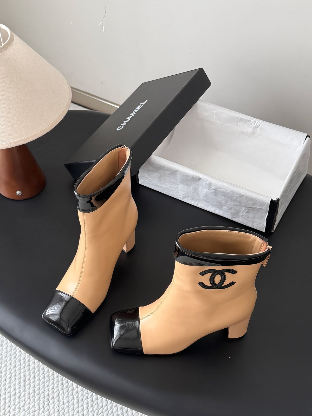 CC 26s Ankle Boots Beige Black Leather Patent 127858