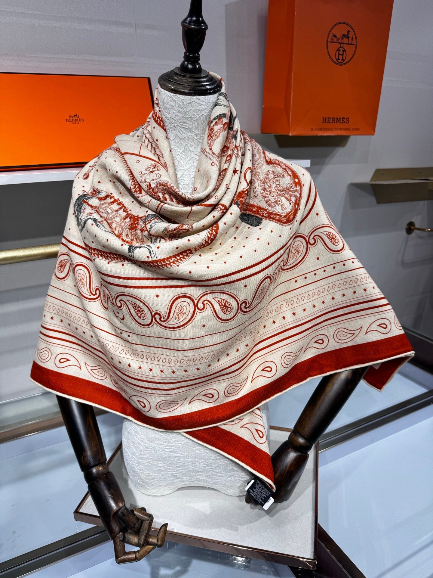 Hermès Grand Apparat Bandana Shawl 140x140cm Cream Brown Cashmere Silk 212696