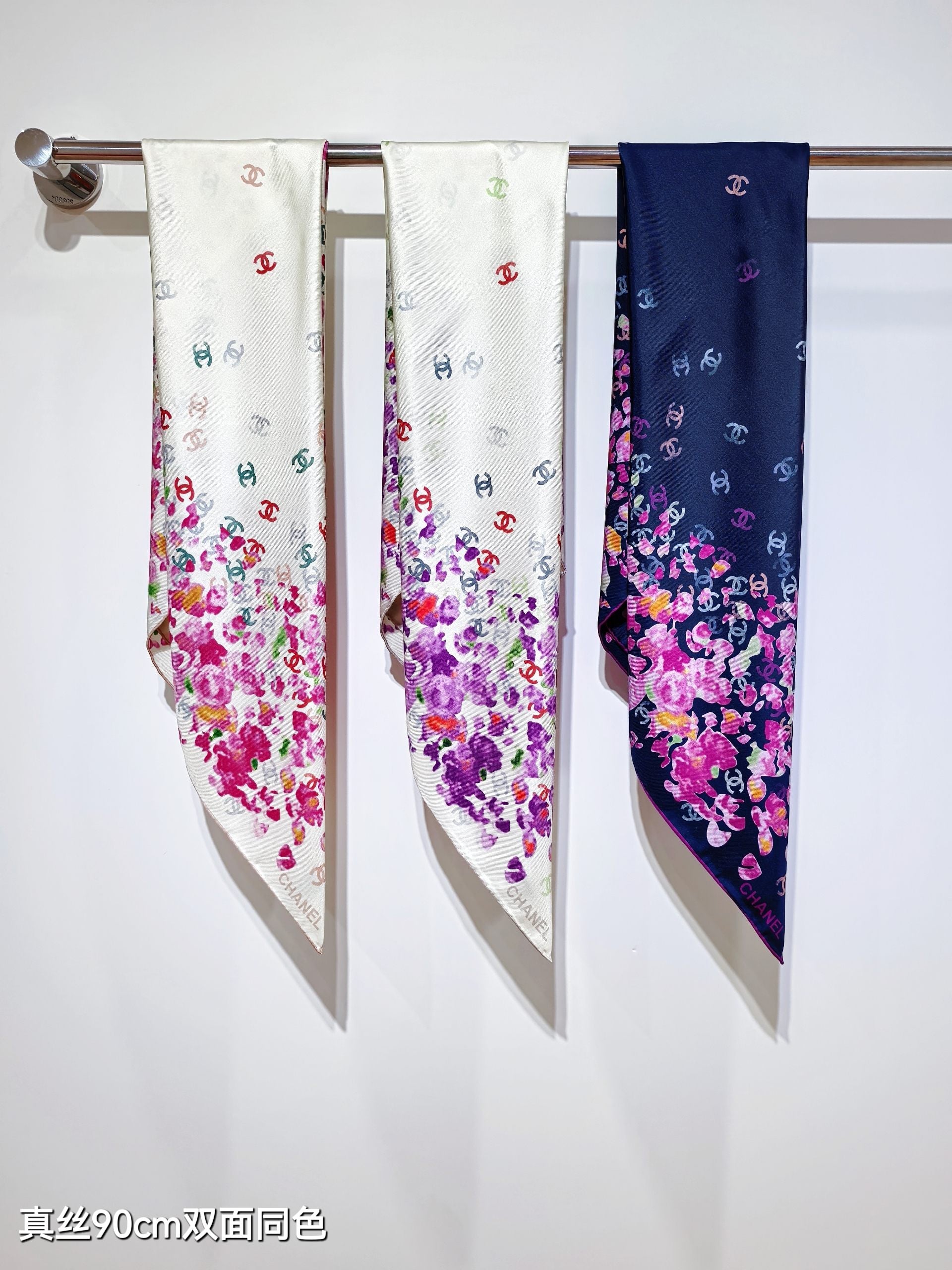 CC 25ss Scarf 90x90cm Navy Blue Colorful Silk Twill 209932