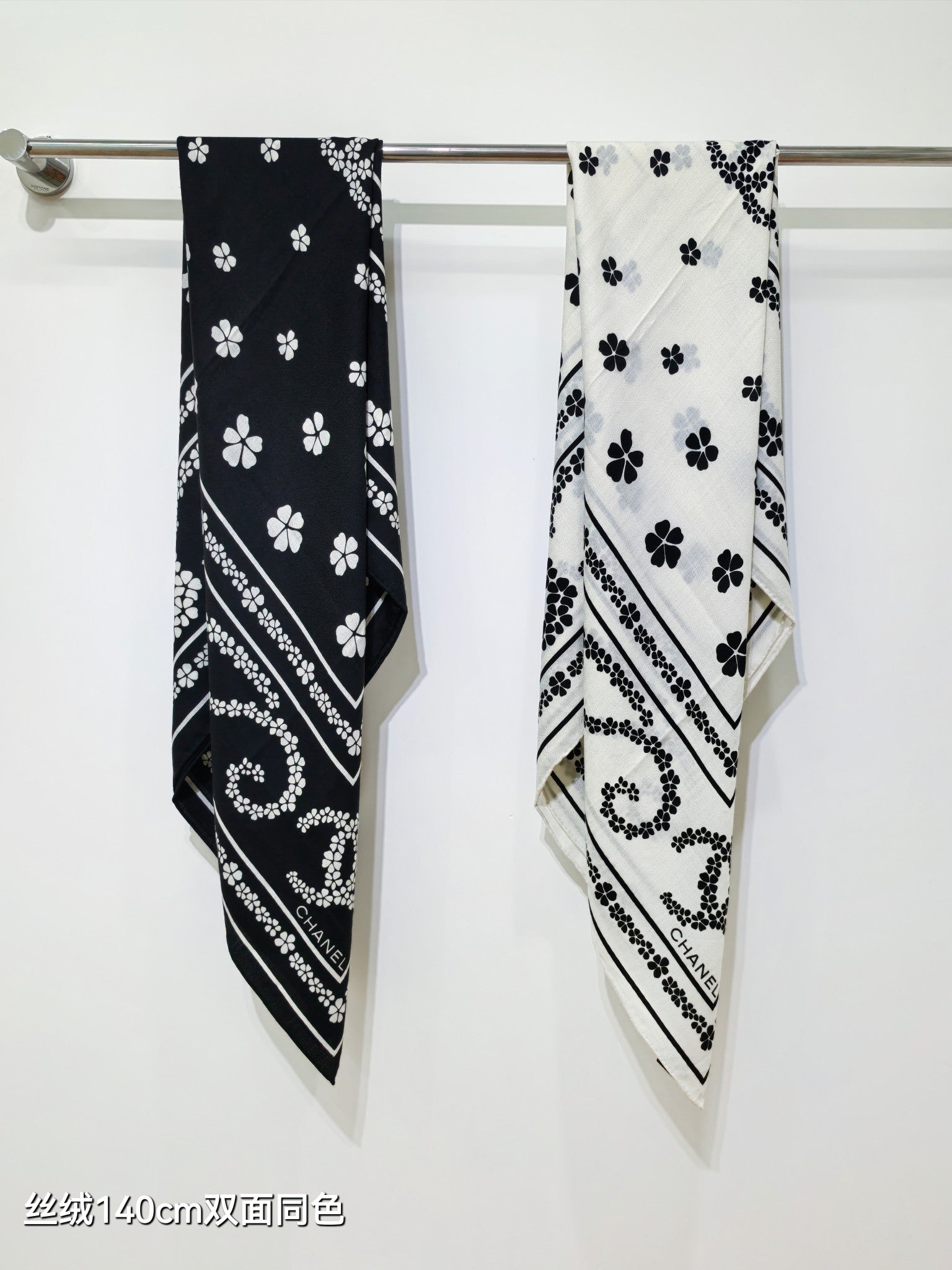 CC 25 Scarf 140CM Black Cashmere 293090