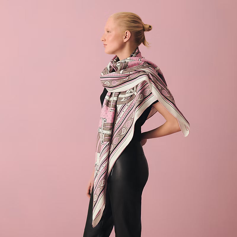 HM 26s Scarf 140 In Cashmere And Silk 475646