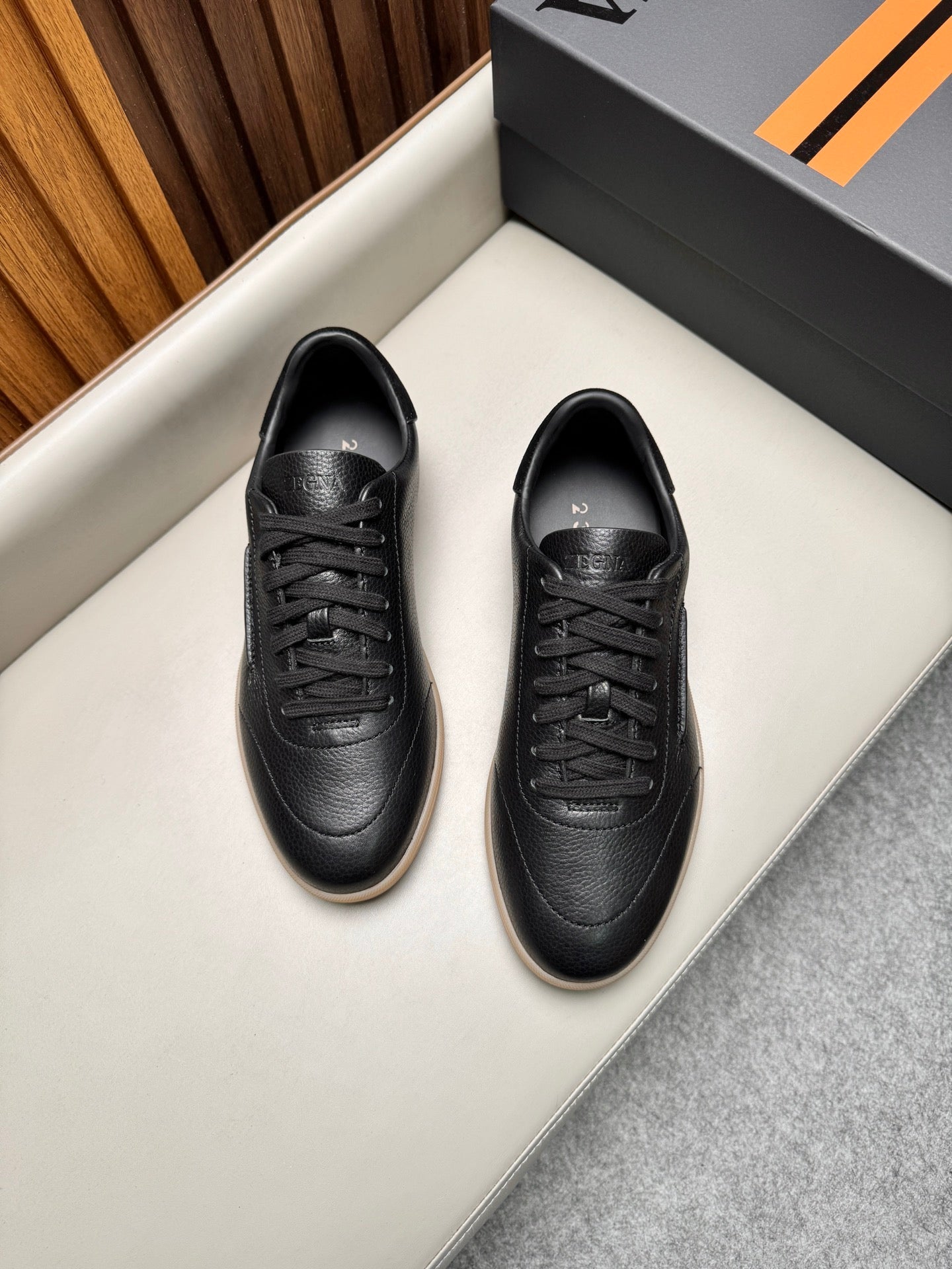 Zegna Men's 232 Low-Top Sneakers Black Grained Leather