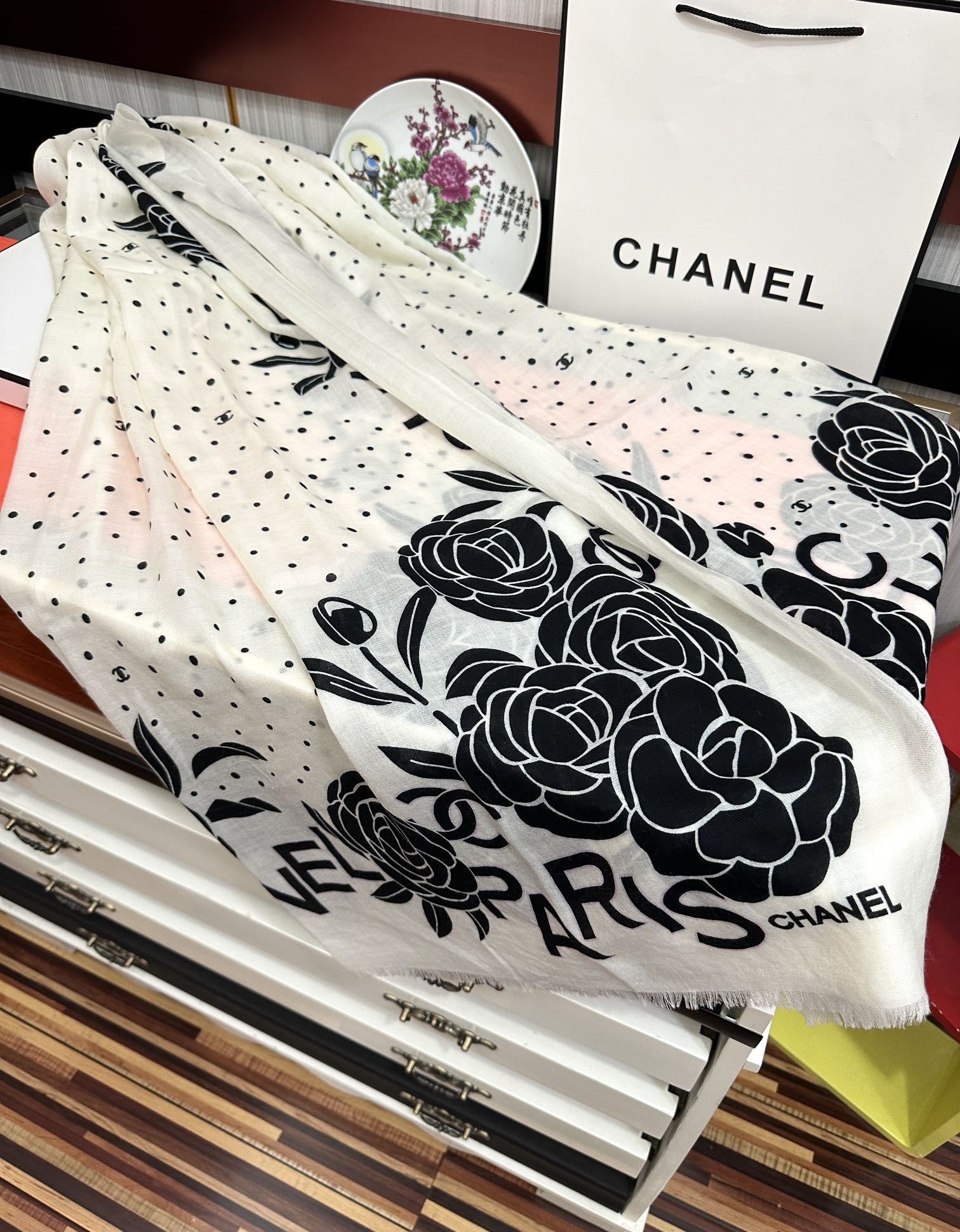 CC Camellia Letter Print 200cm White Black Cashmere 153134