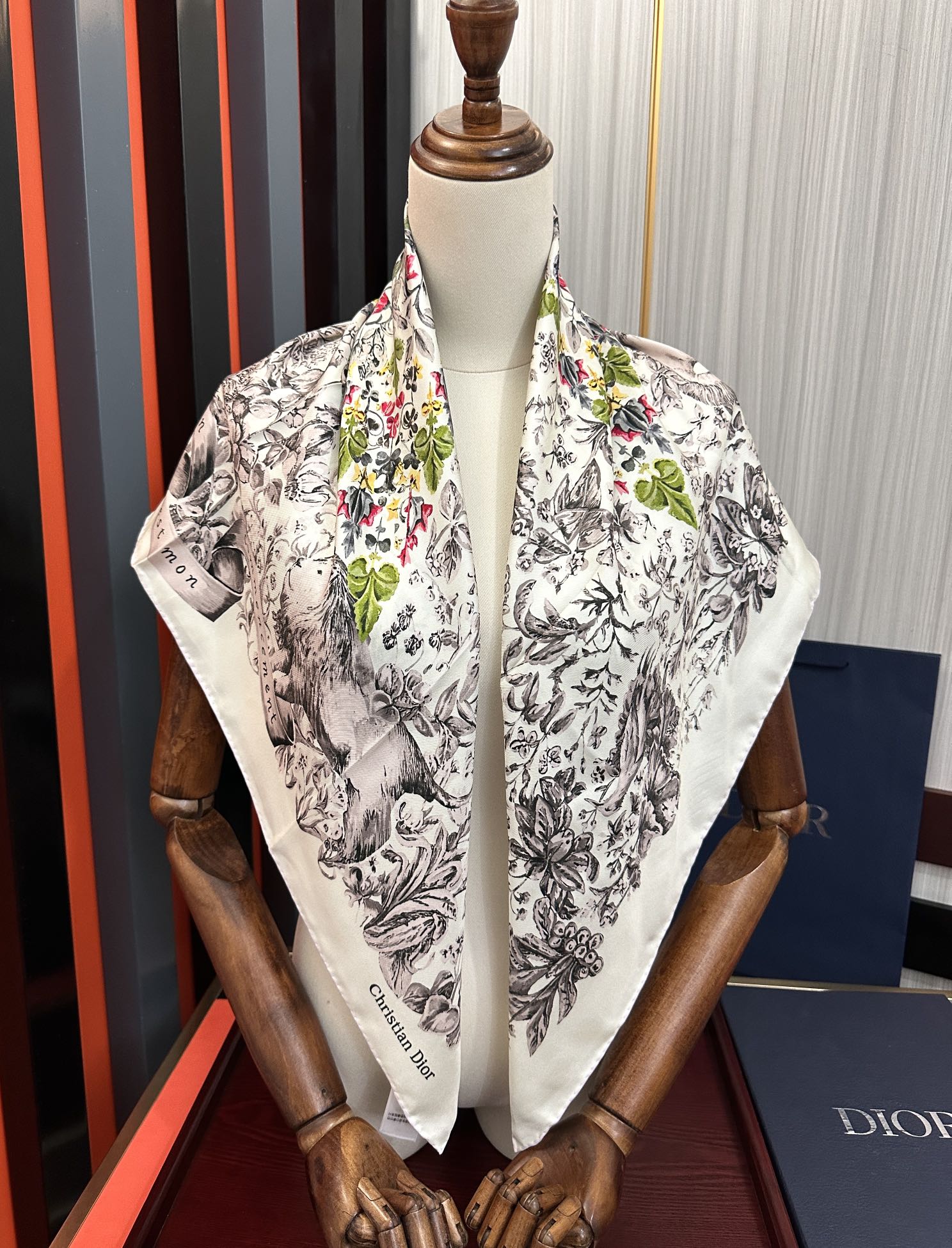 CD Around the World Scarf 90x90cm White Colorful Twill Silk 304661
