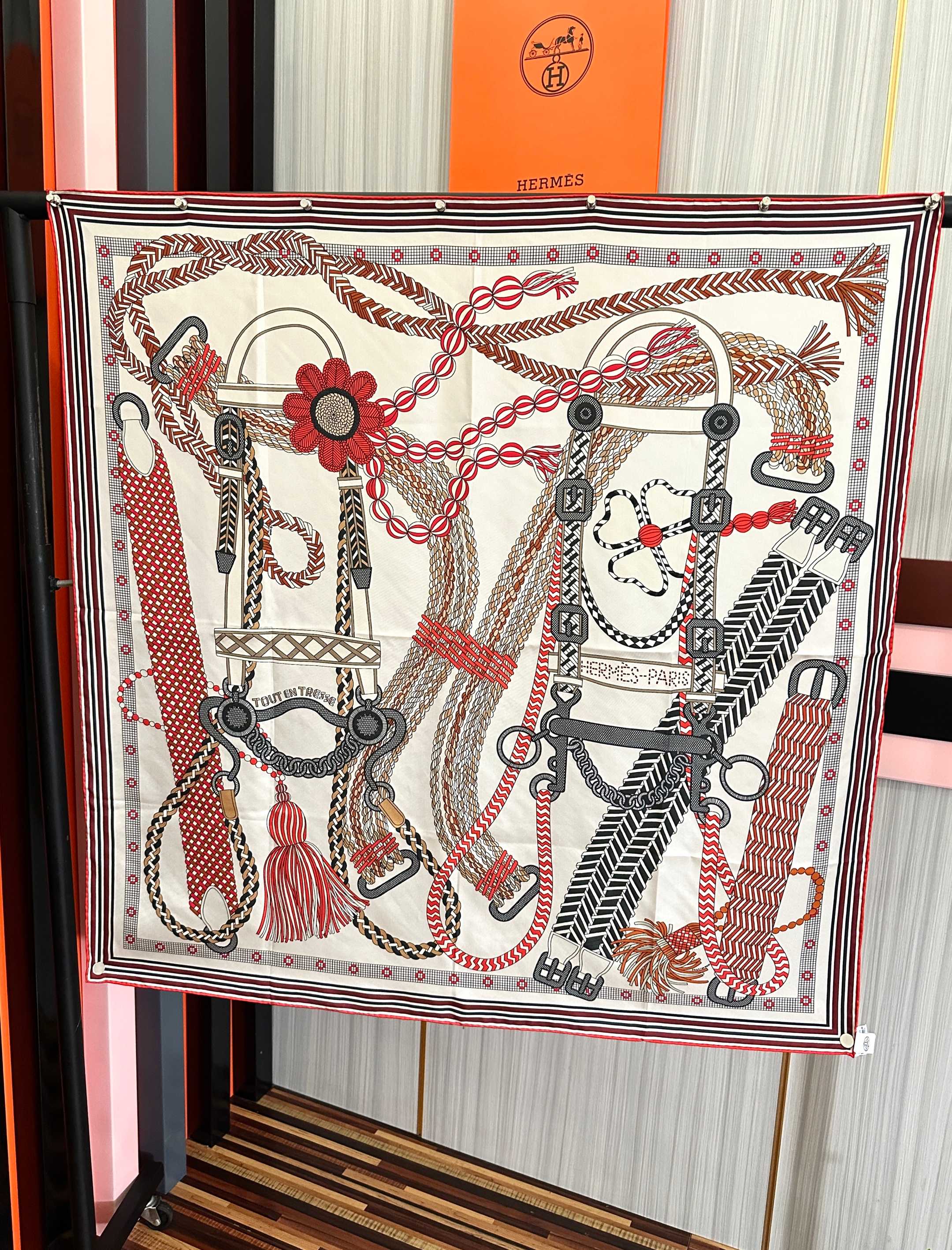HM Scarf 90x90 Colorful Twill Silk 443153