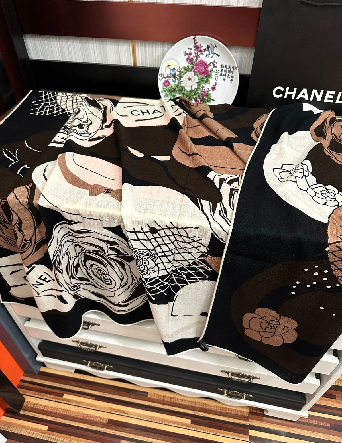 CC 26s Scarf 140 In Cashmere And Silk 439390