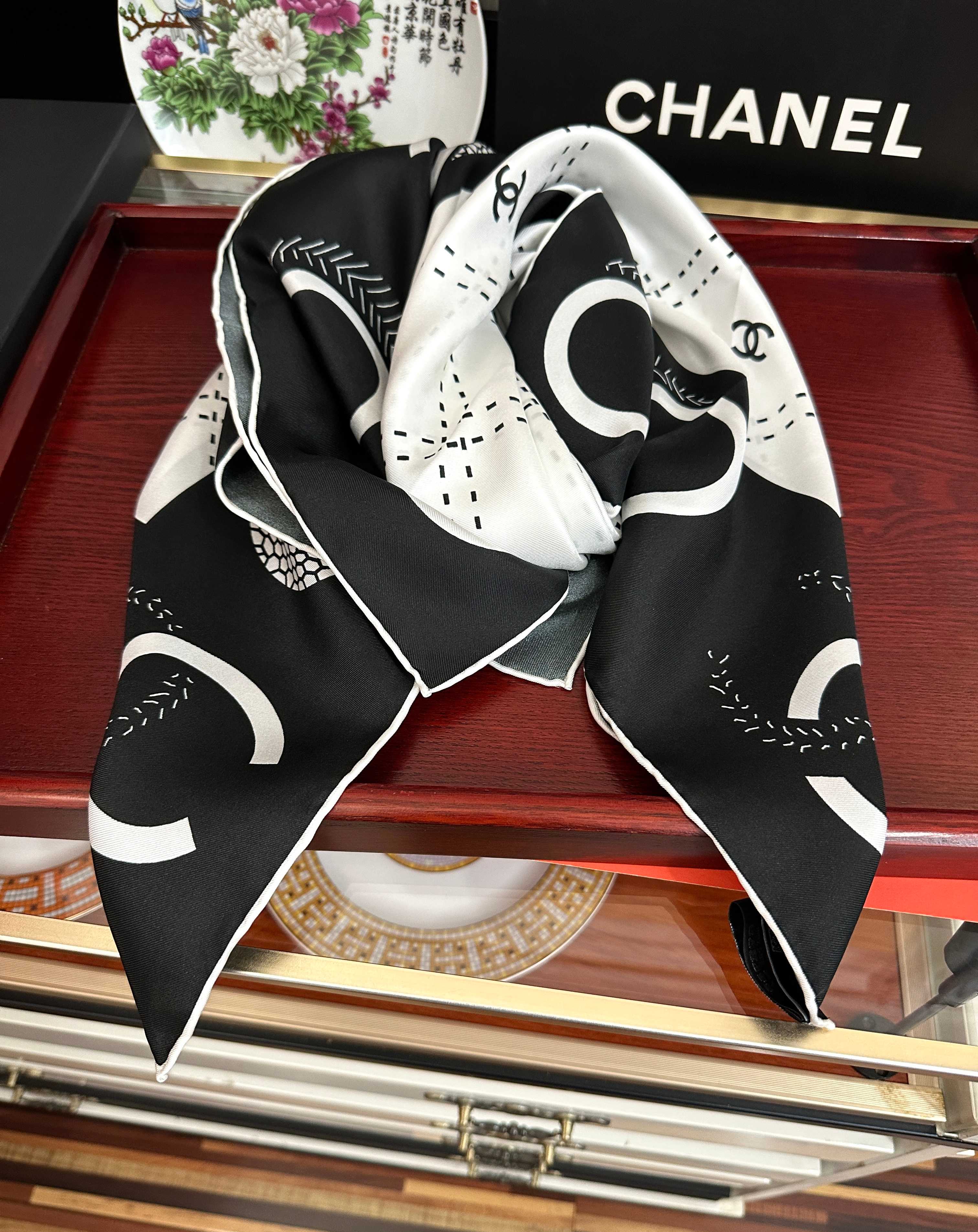 CC Scarf 90x90 Colorful Twill Silk 445037