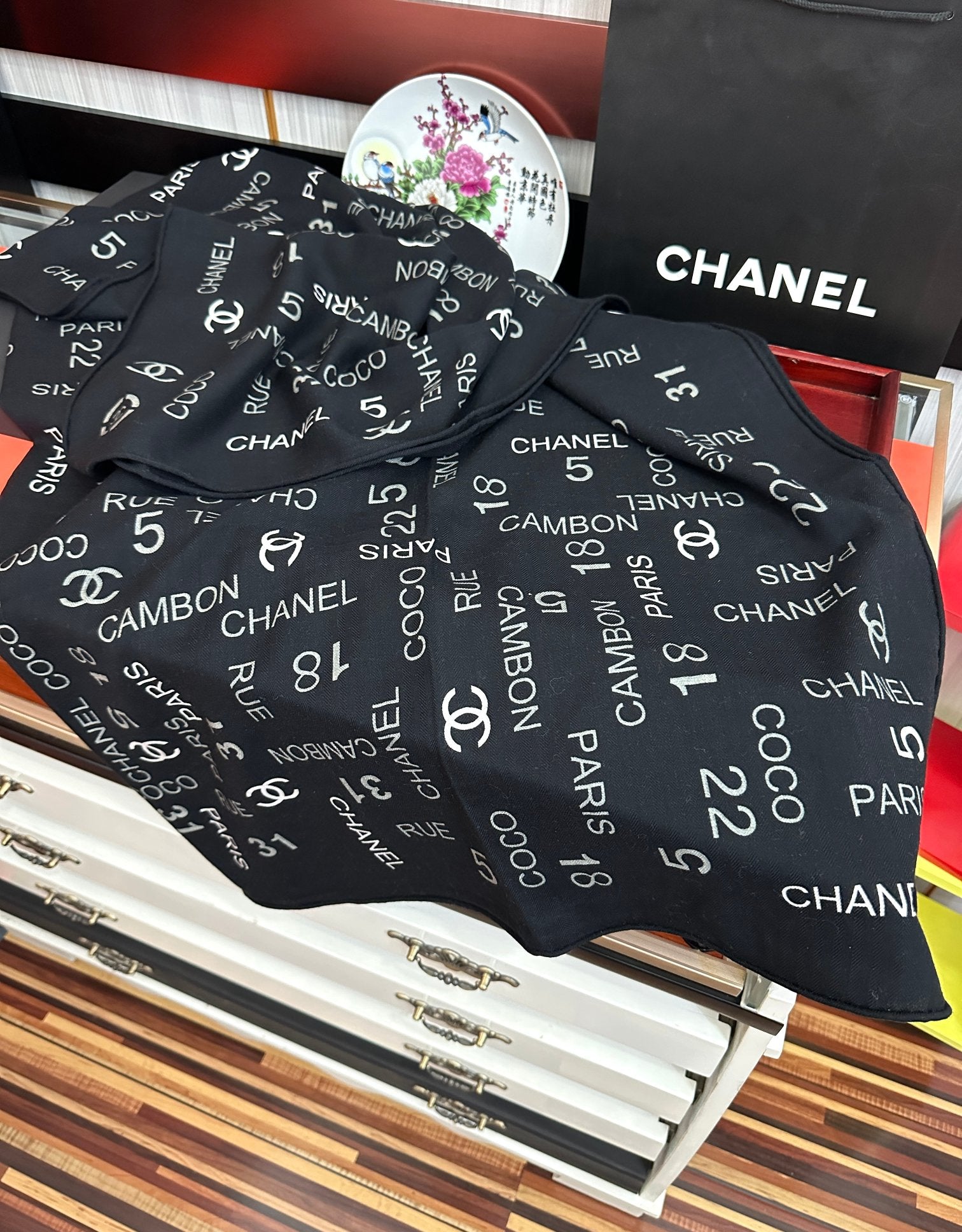CC 26s Scarf 140 In Cashmere And Silk 445066