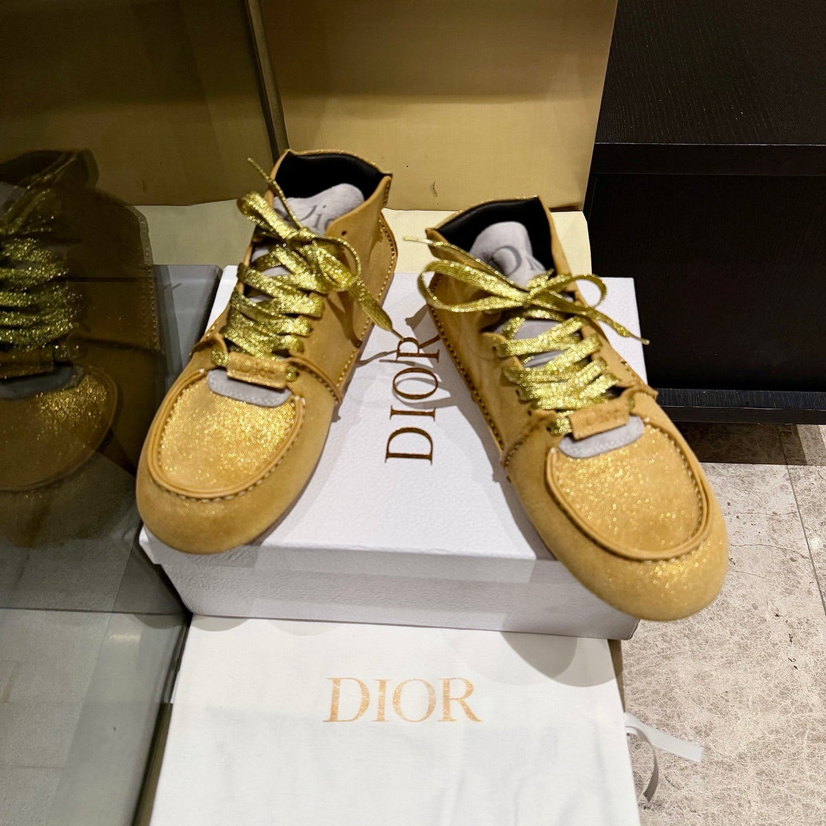 CD 26s Roadie Sneakers Gold Suede Calfskin 157600