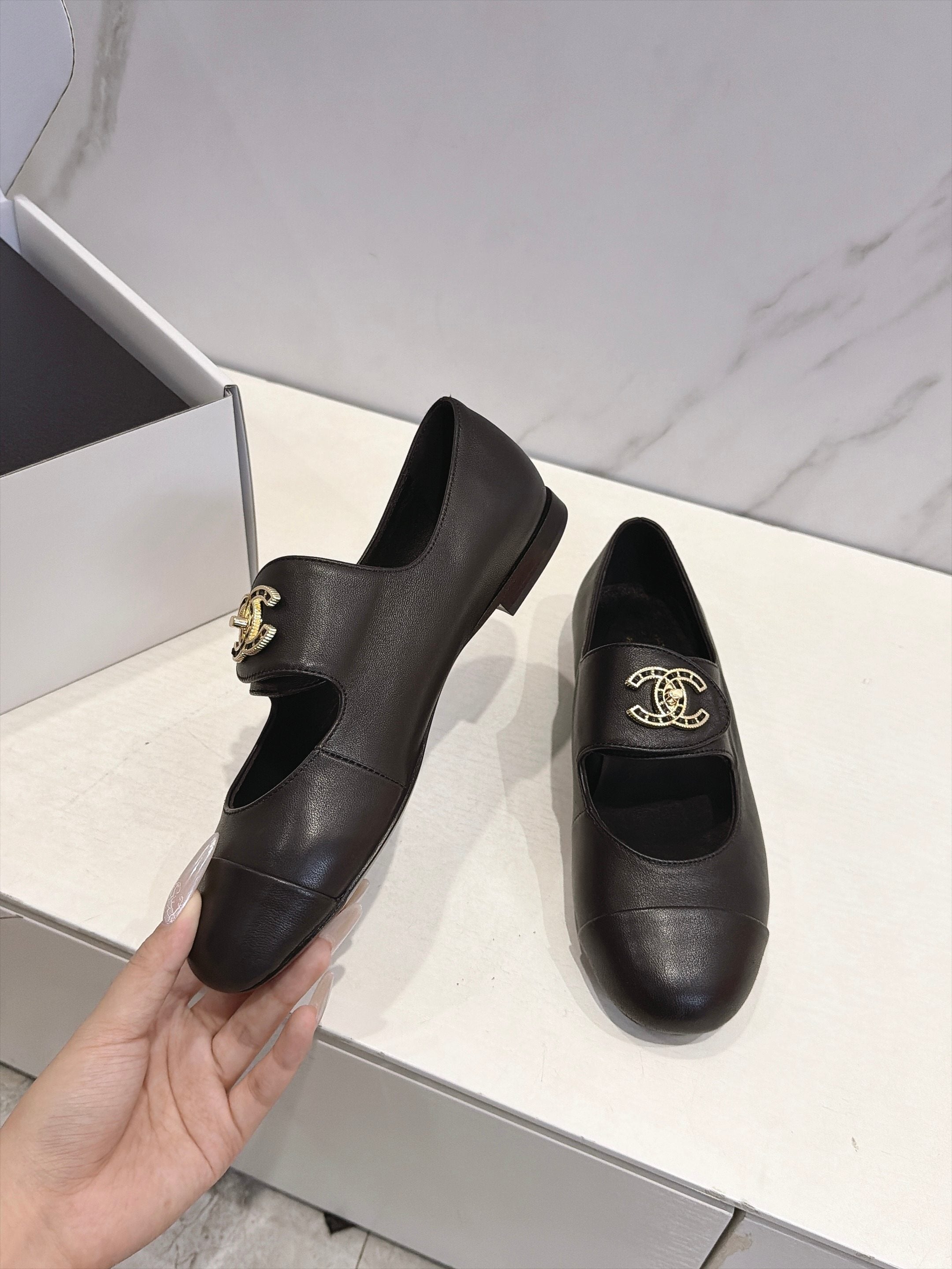 CC 26s Round Toe Mary Jane Shoes Black Lambskin 937758
