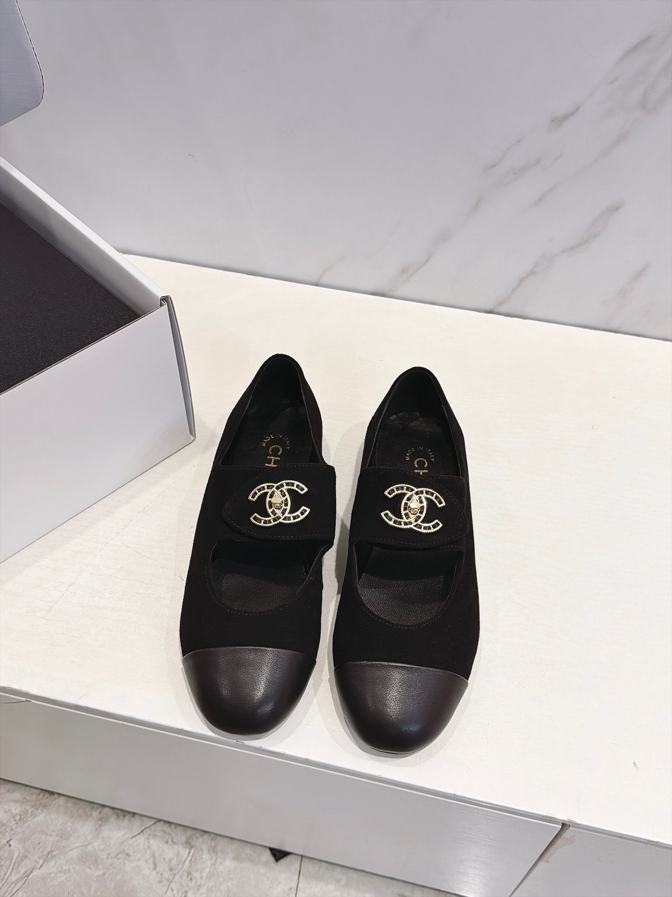 CC 26s Round Toe Mary Jane Shoes Black Suede 937759