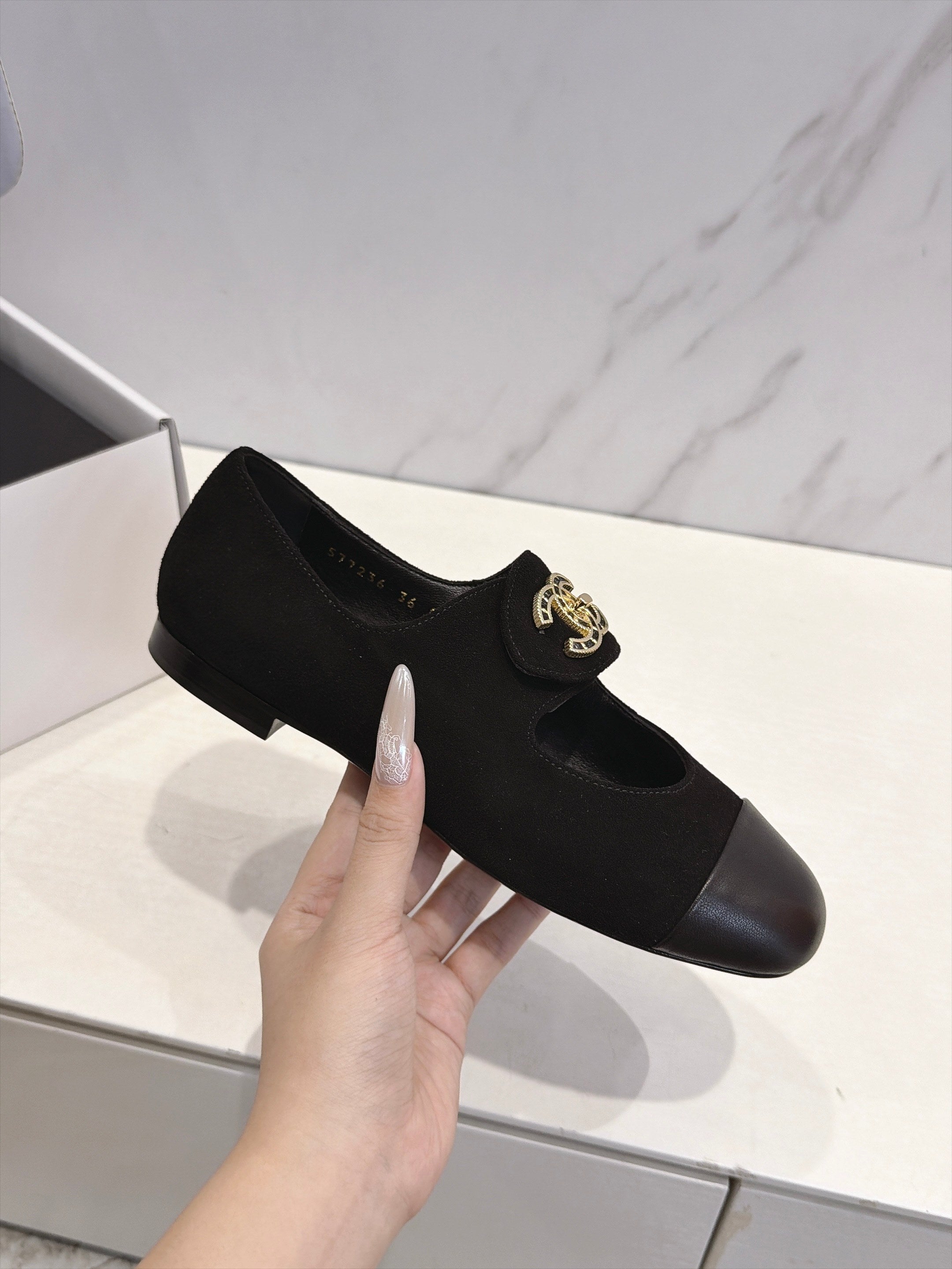 CC 26s Round Toe Mary Jane Shoes Black Suede 937759