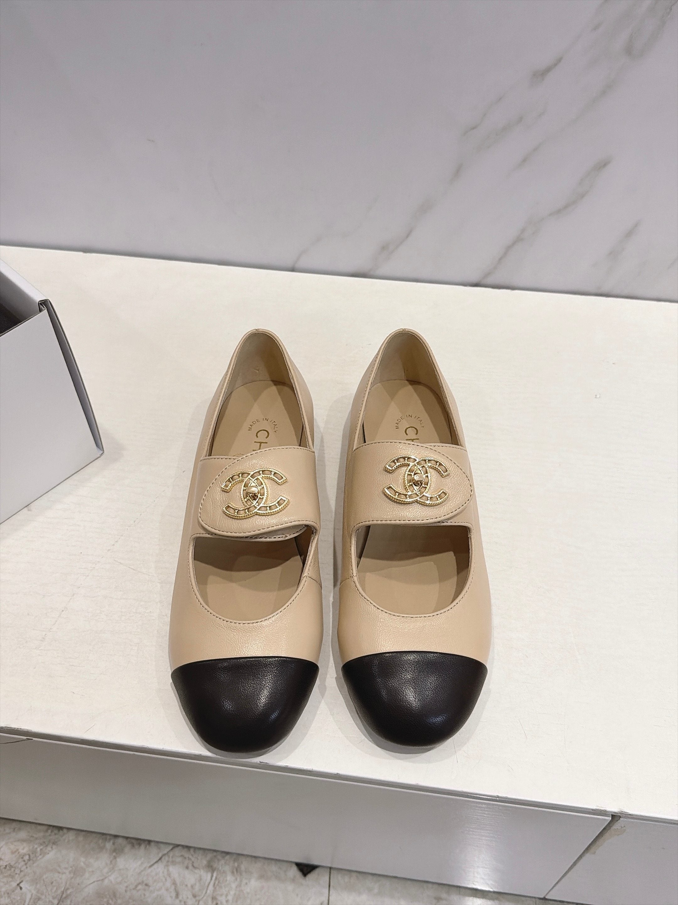 CC 26s Round Toe Mary Jane Shoes Beige Lambskin 937760