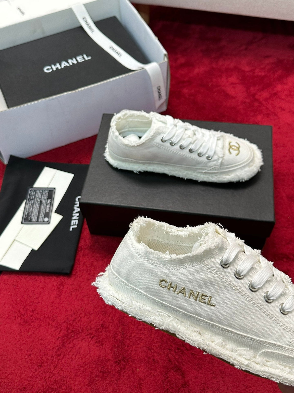 CC 26S Sneaker Flowing Embroidery White Denim Canvas 147788