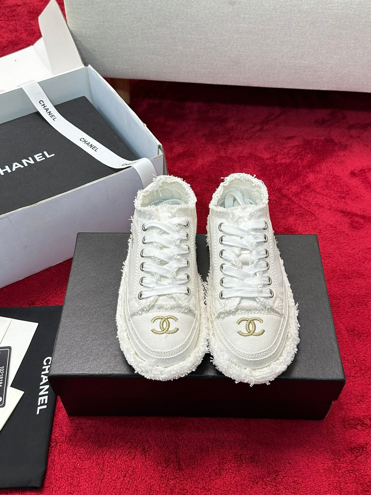 CC 26S Sneaker Flowing Embroidery White Denim Canvas 147788