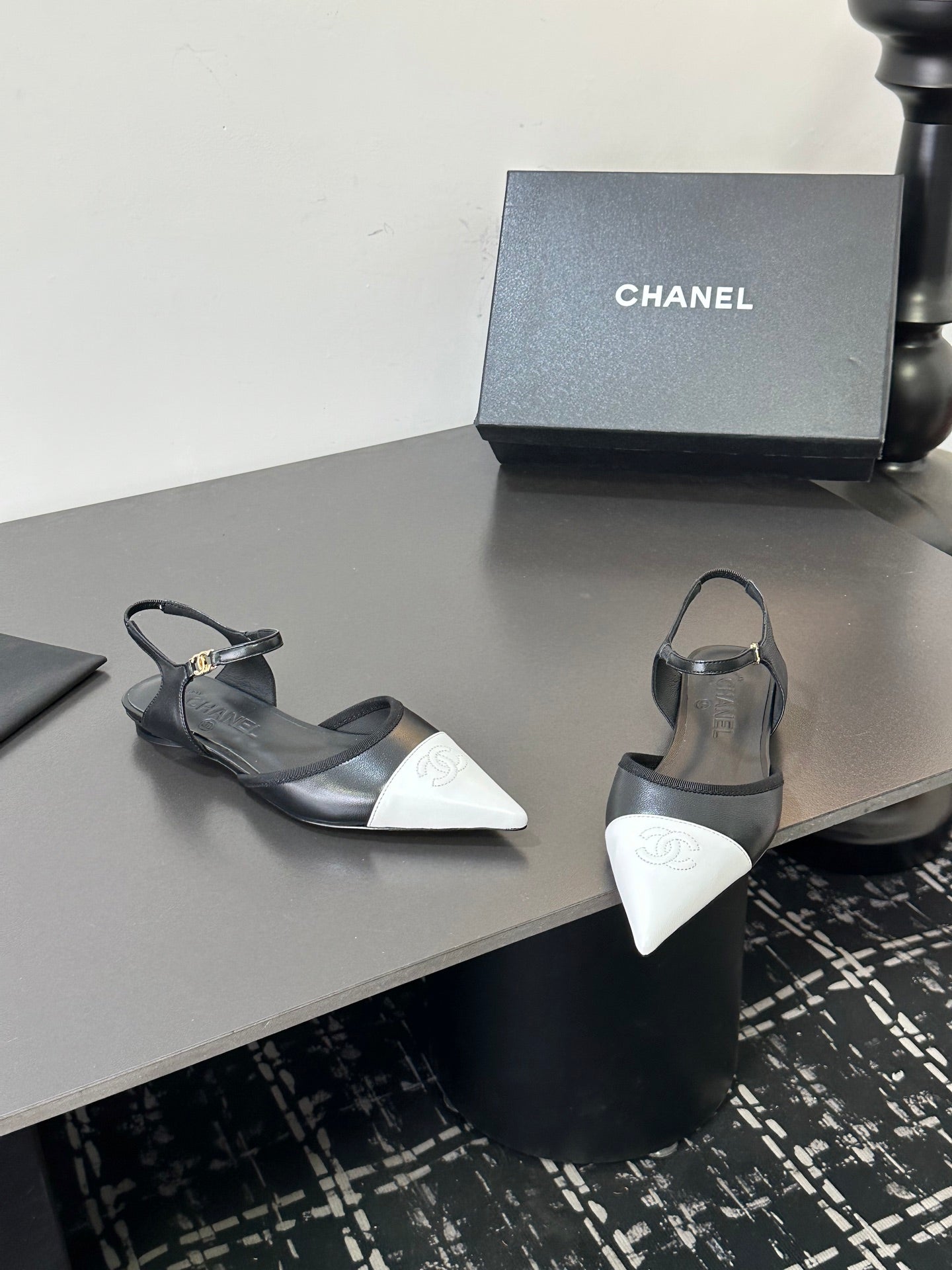 Chanel 26S Flat Pointed-Toe Slingbacks In Black And White Lambskin