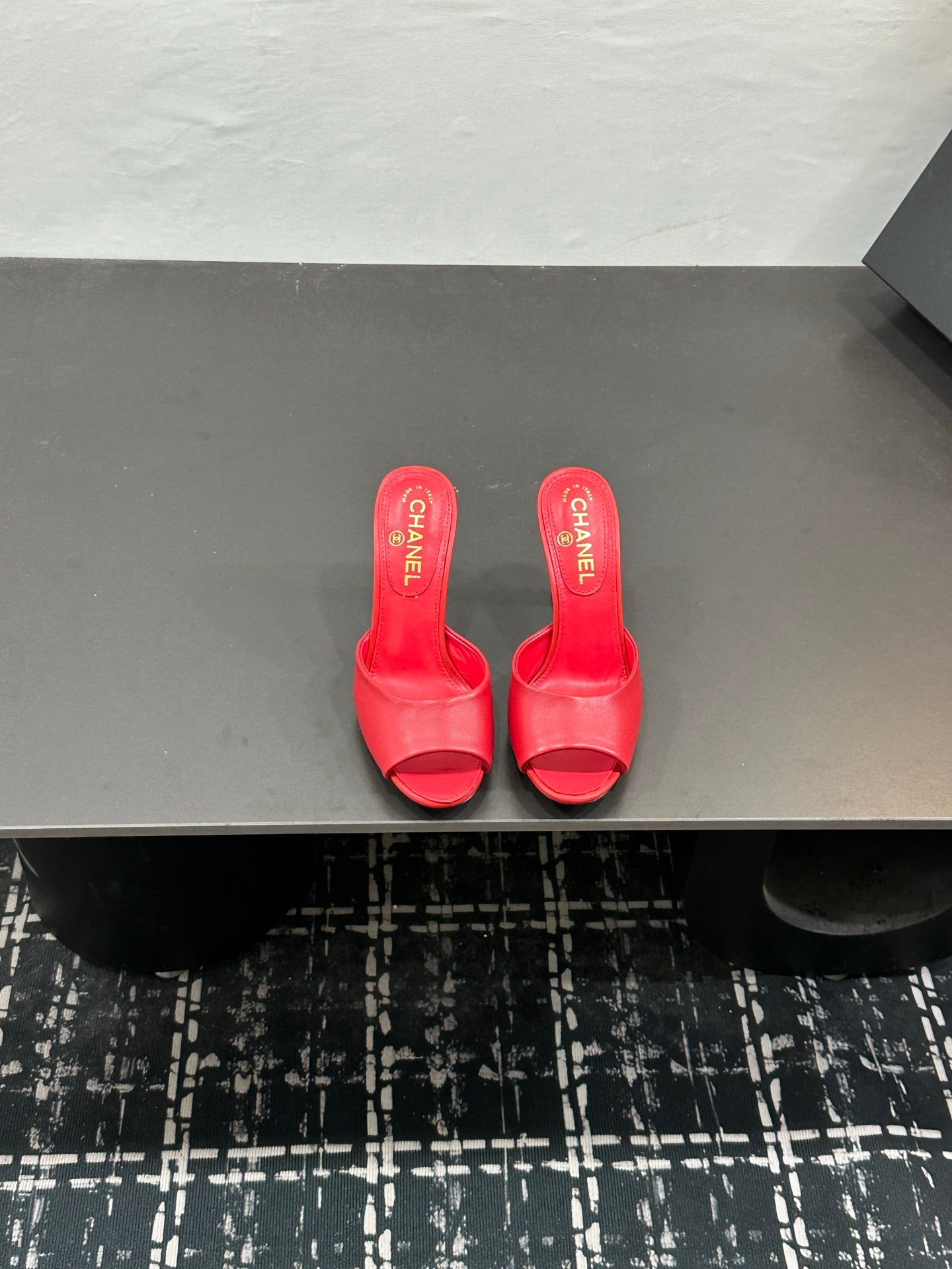 CC 26s Sandal Red Sheepskin 832568