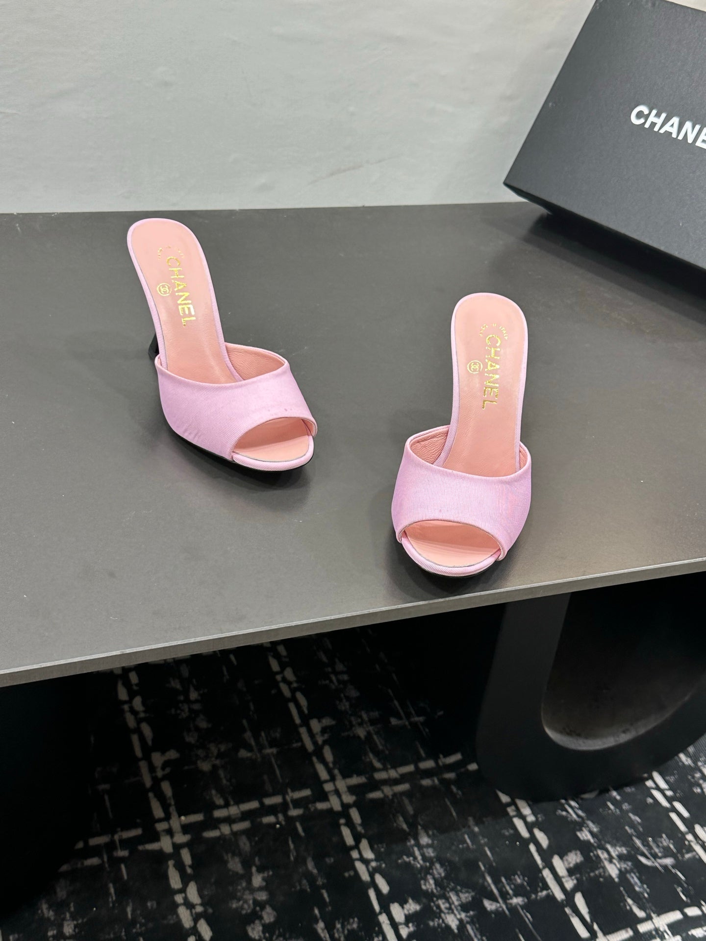 CC 26s Sandal Light Pink Sheepskin Satin 832562