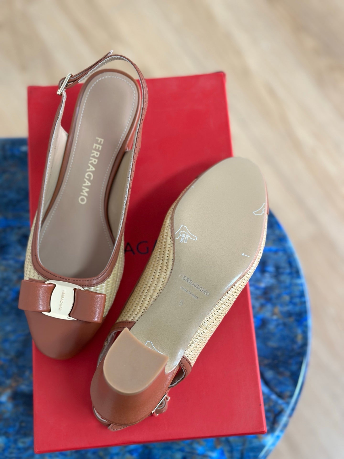 Ferragamo 26s Vara Bow Slingback Brown Leather Raffia 929098