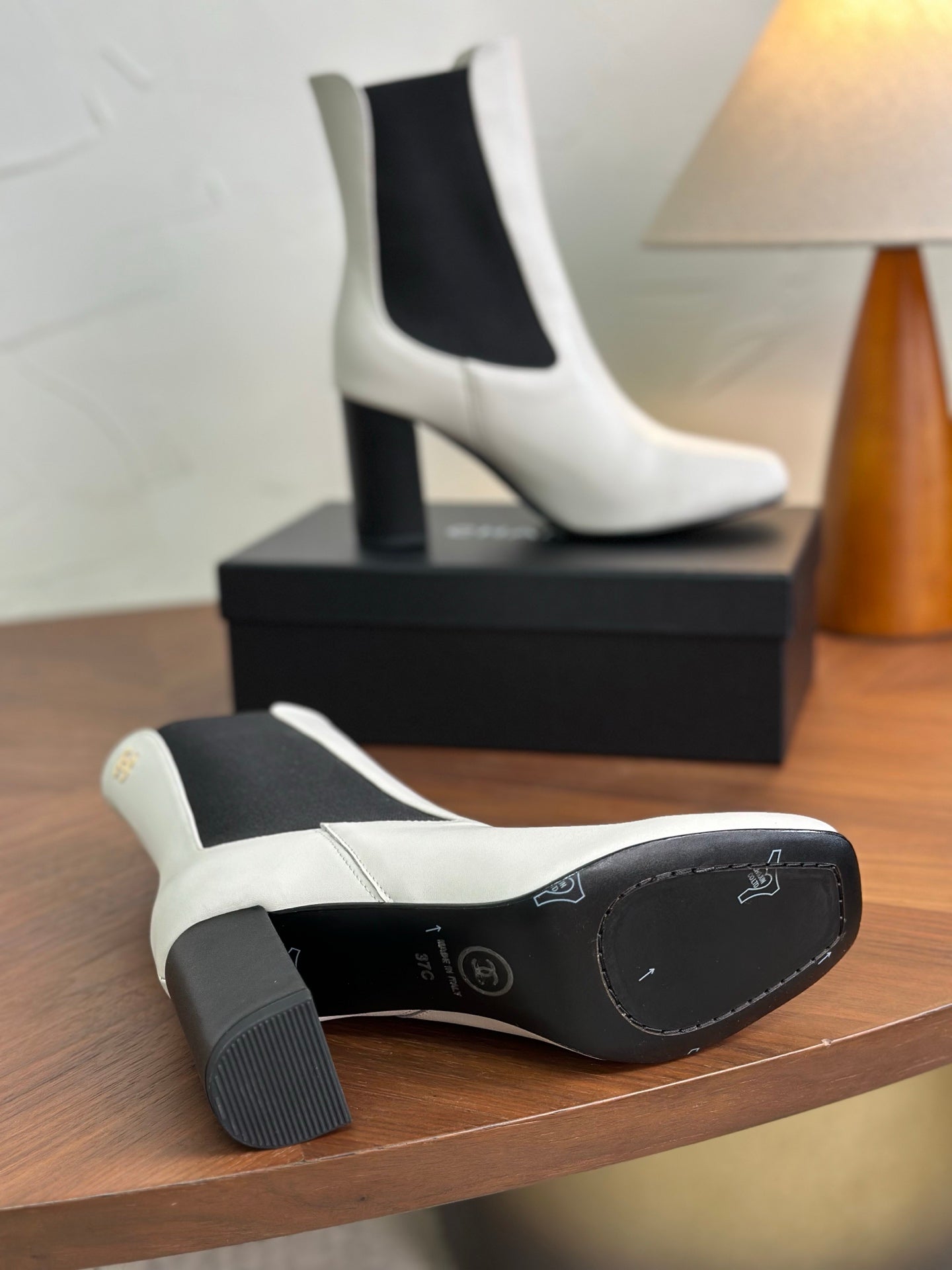 CC 26s Ankle Boot White Lambskin 938108
