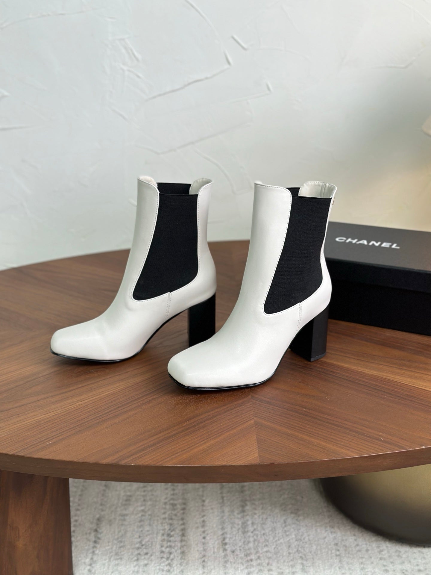 CC 26s Ankle Boot White Lambskin 938108