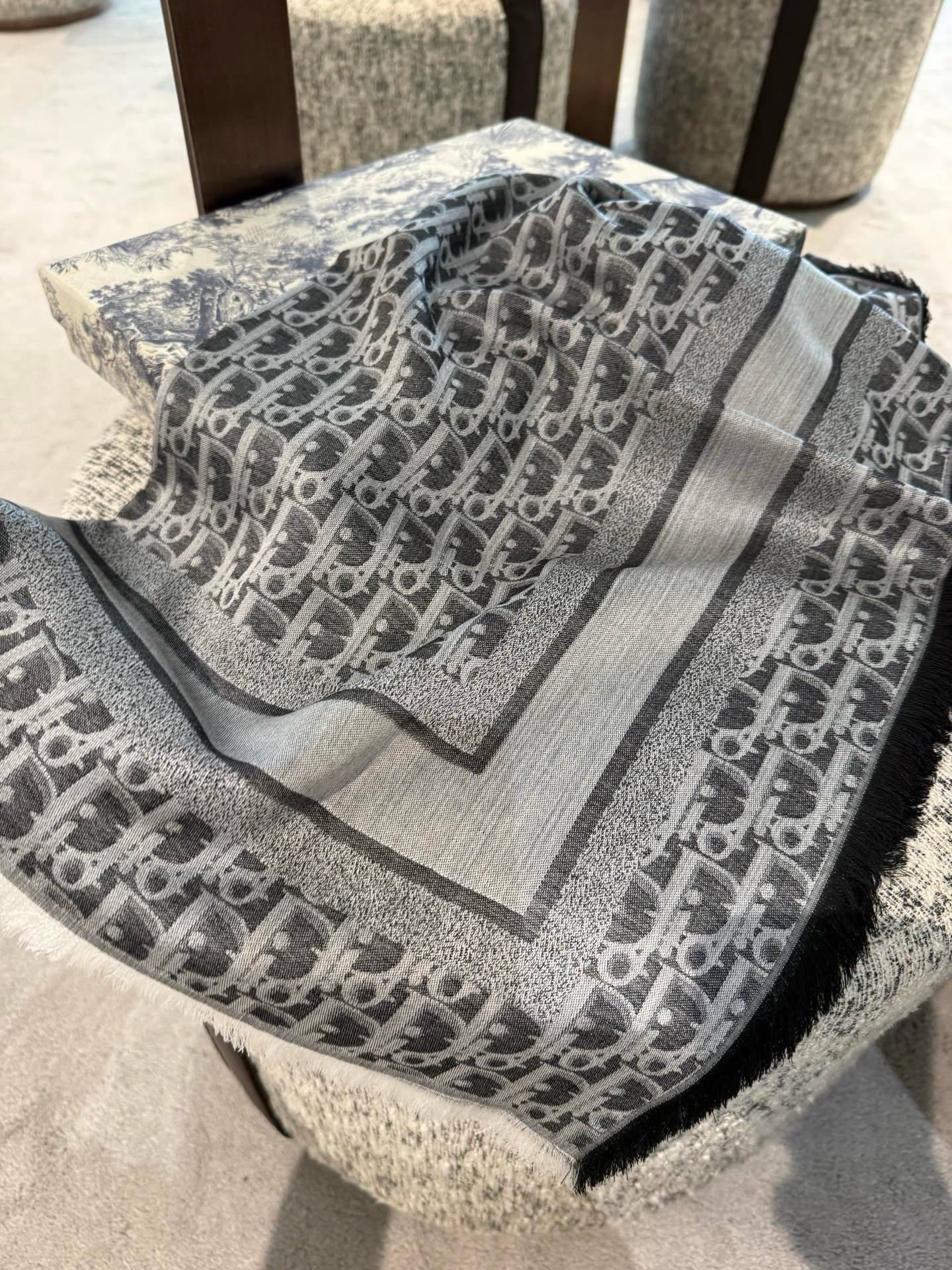 Dior 26s Scarf 140cm Silk & Cashmere 299997