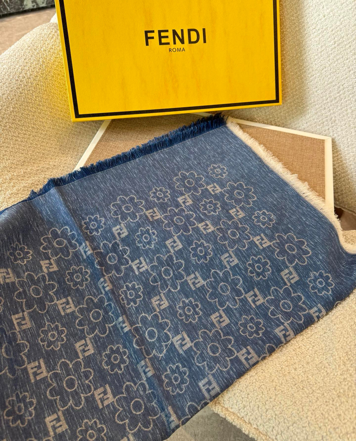 Fendi 26s Scarf 140 In Cashmere And Silk 522025
