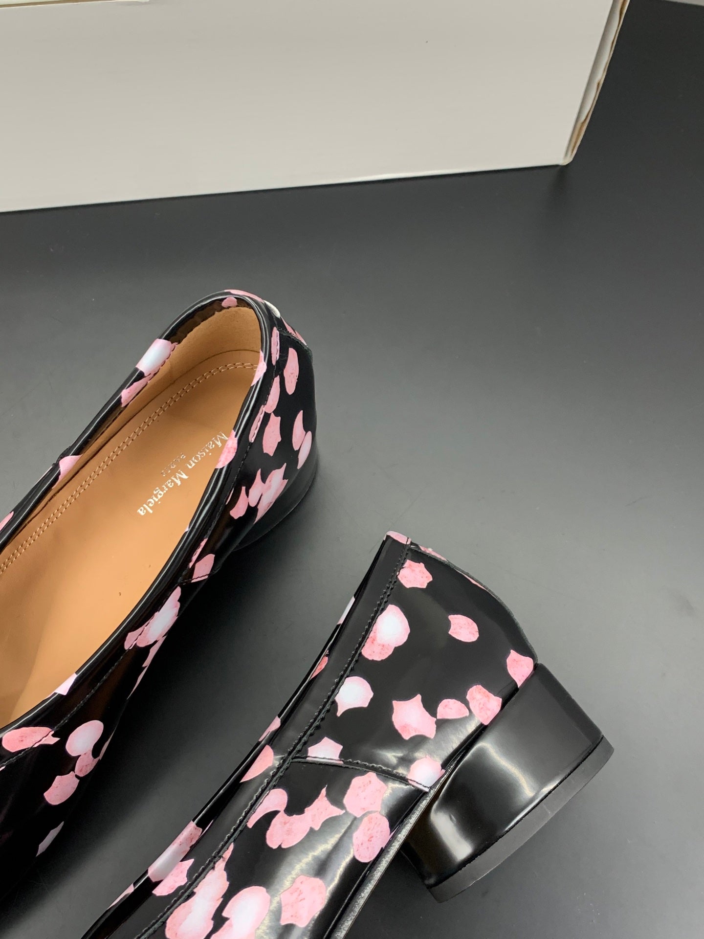 MM6 Tabi Ballet Flats 2cm Black Pink Cowhide 895245