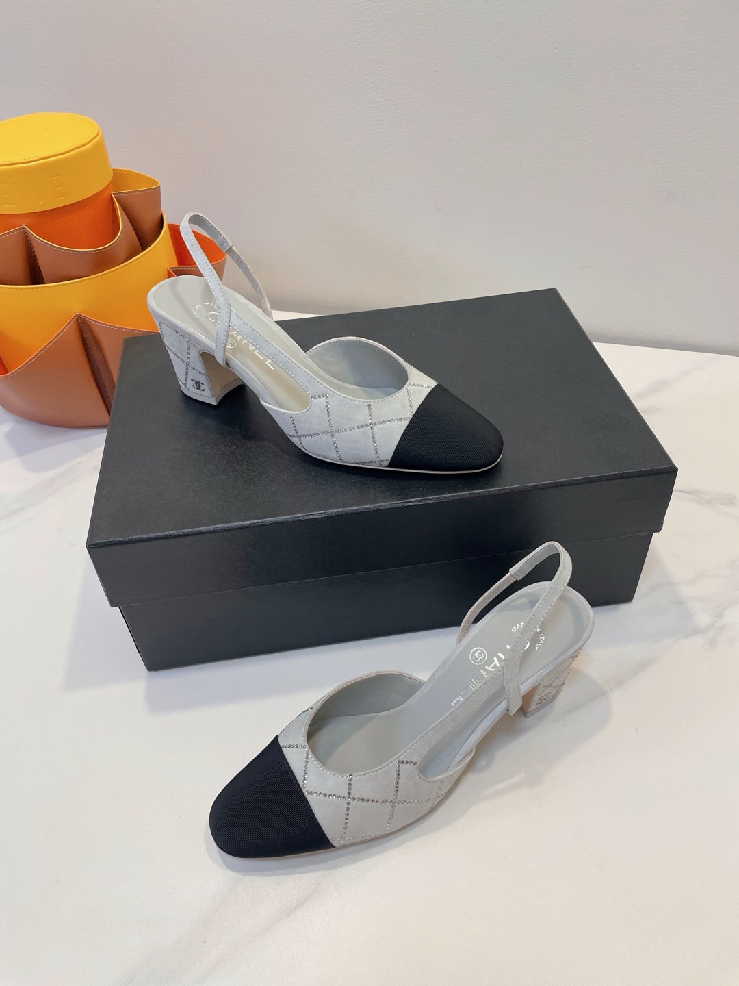 CC 26s Quilted Two-Tone Slingbacks Grey Black Suede Fabric 941695