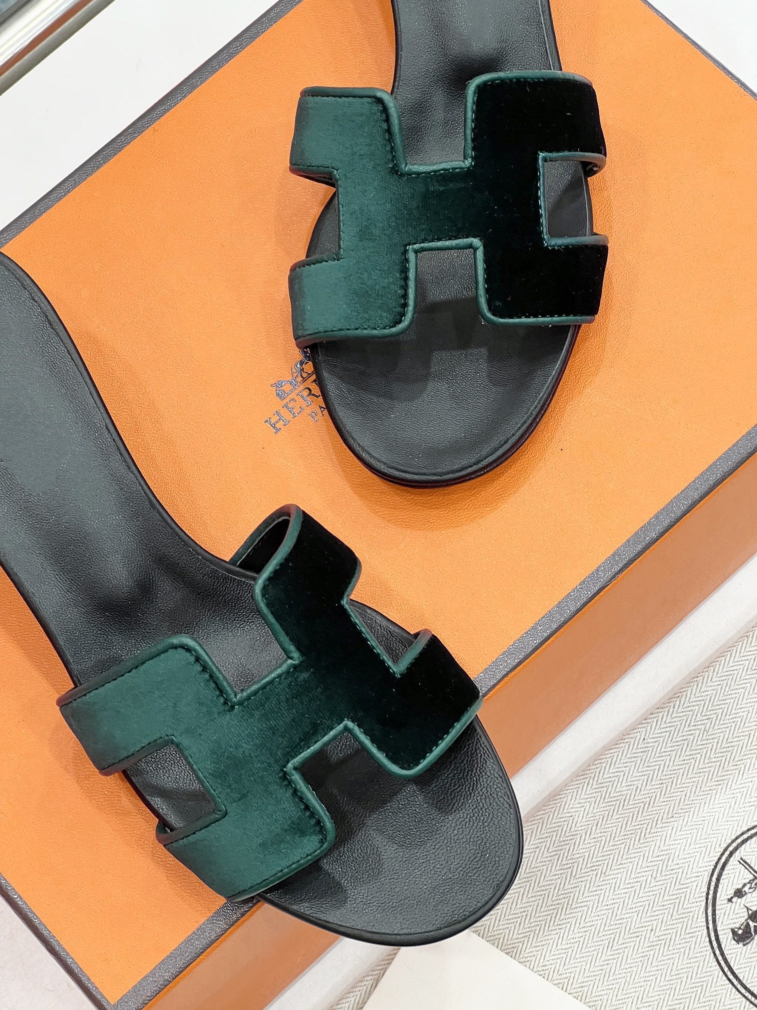 0ran 45 sandal dark green velvet goatskin