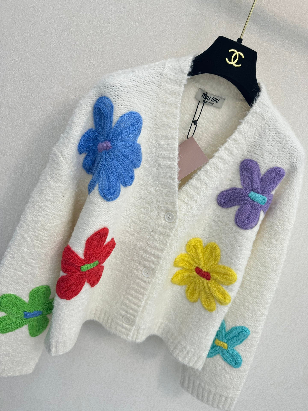 Miu 26s V-neck Cardigan White Colorful Wool 424725