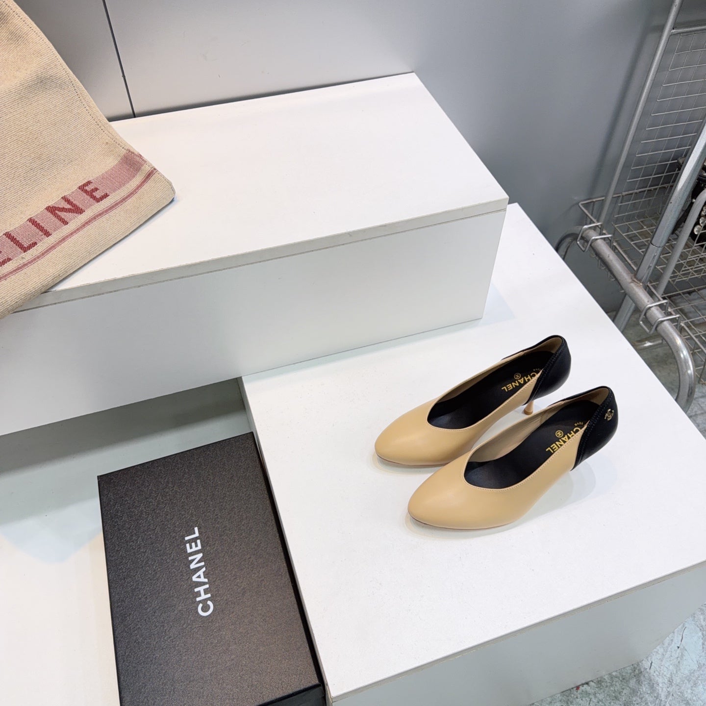 CC FW26 High Heels Pumps 8.5cm Black Beige Lambskin 942741