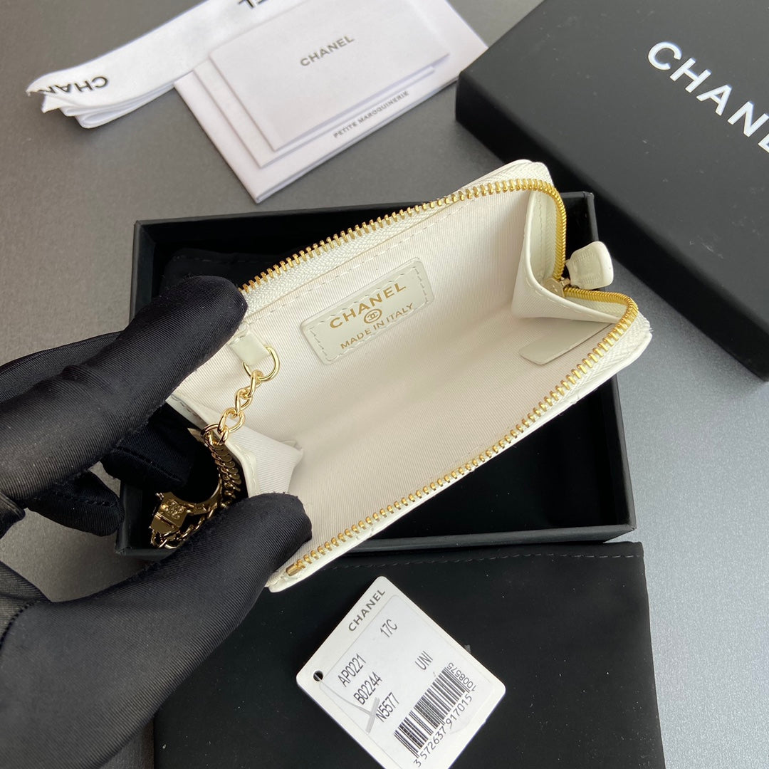 CC Hook & Chain Zipper Card Holder White Patent GHW 234739