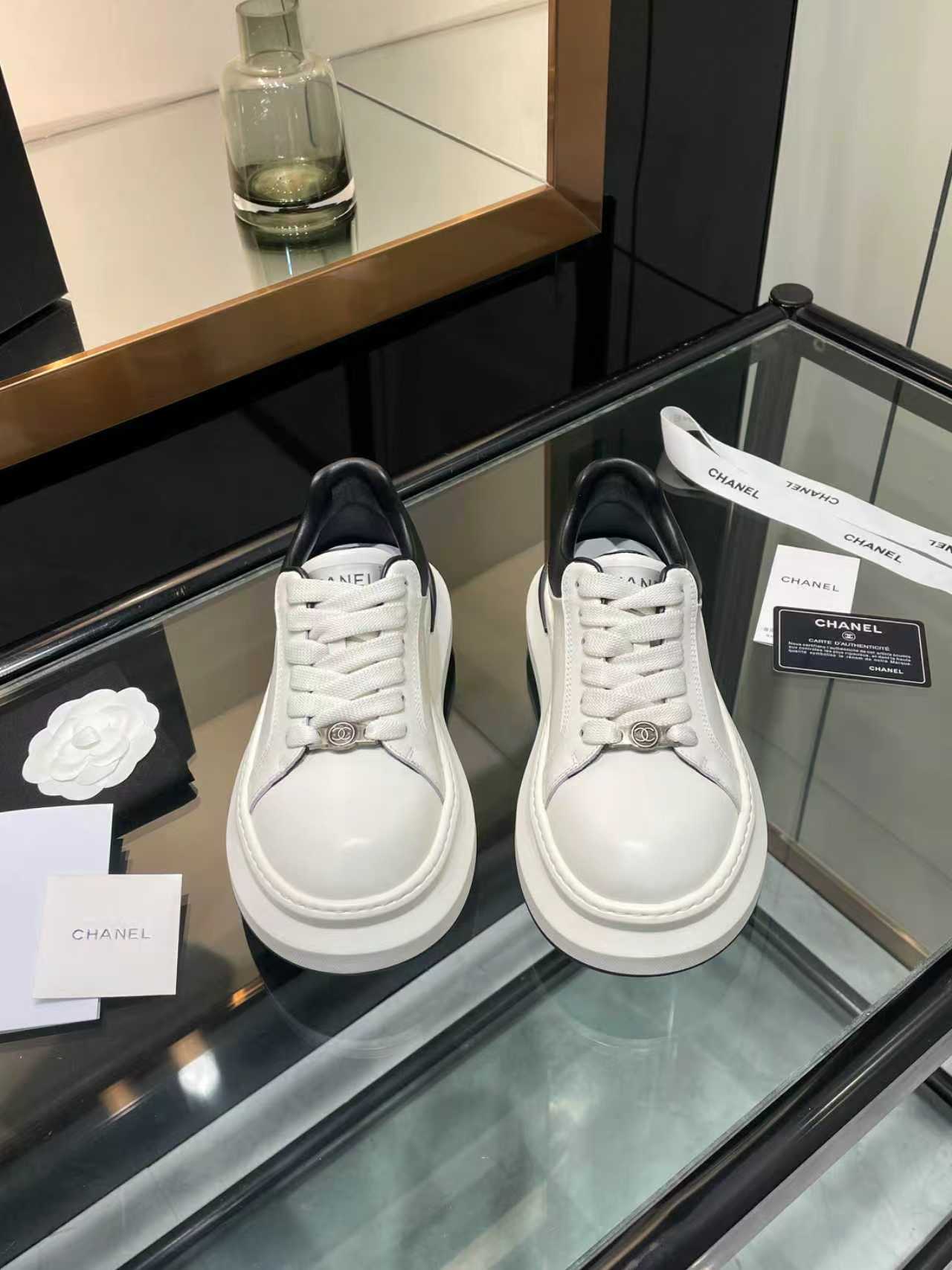 CC 26s Oversized Sneaker White Black Lambskin 935464