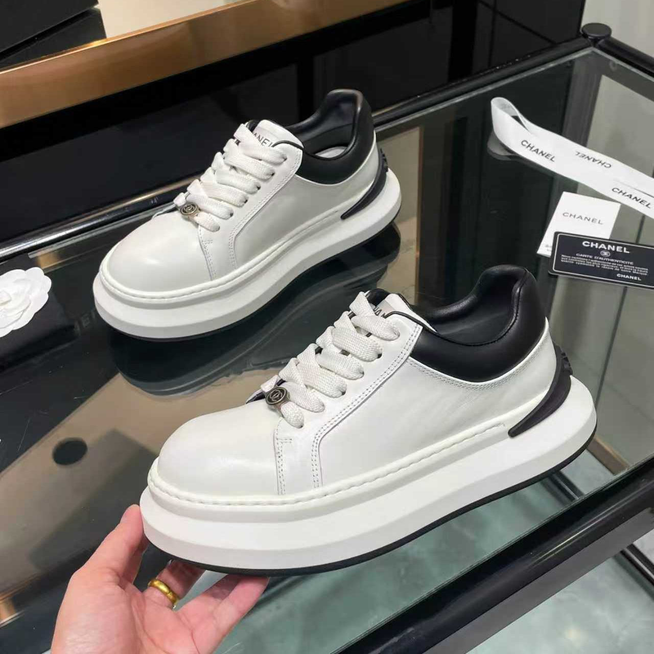 CC 26s Oversized Sneaker White Black Lambskin 935464