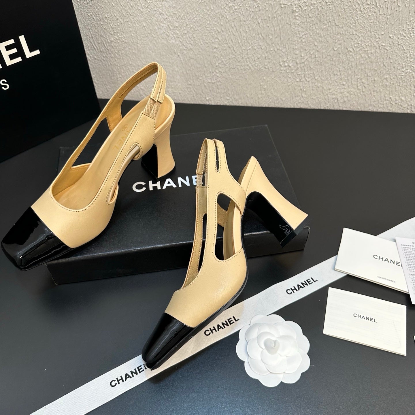 CC Slingback Block Heel Beige Black Leather 864113