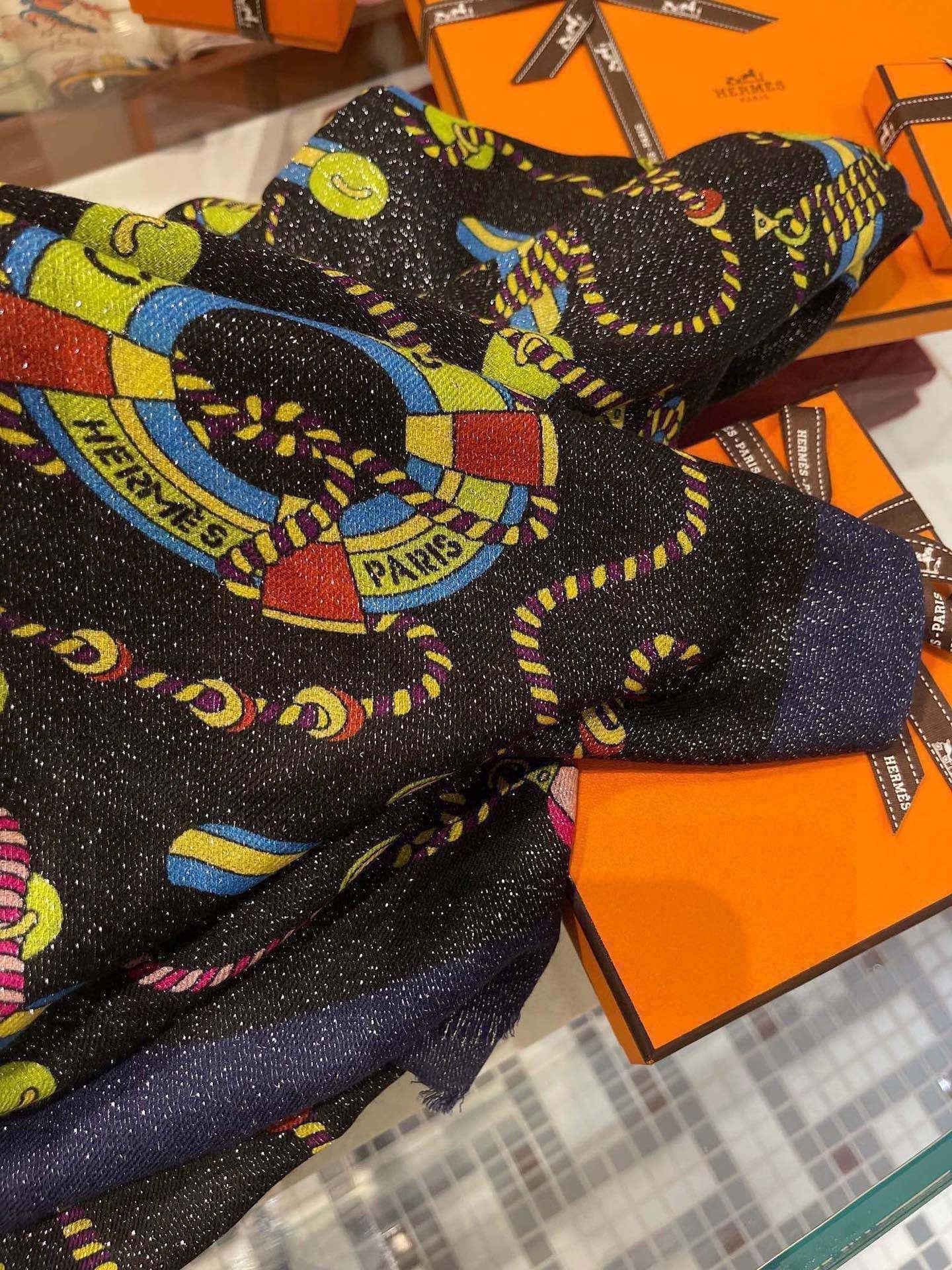 Scarf 200 CM In Black Colorful Cashmere Silk 264152