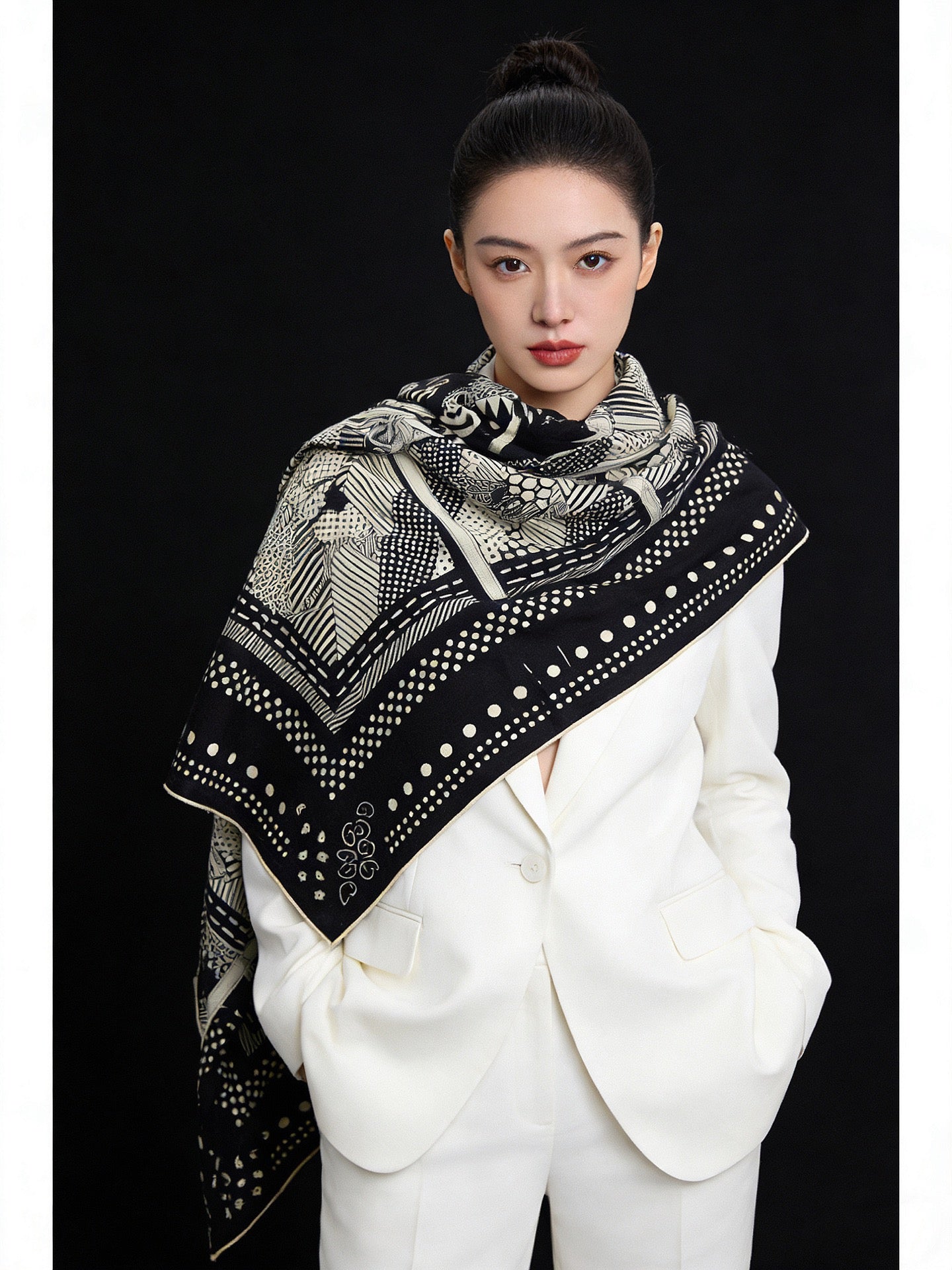 Couvertures et Tenues de Jour Bandana Scarf 135x135cm Black Colorful Cashmere Silk168116