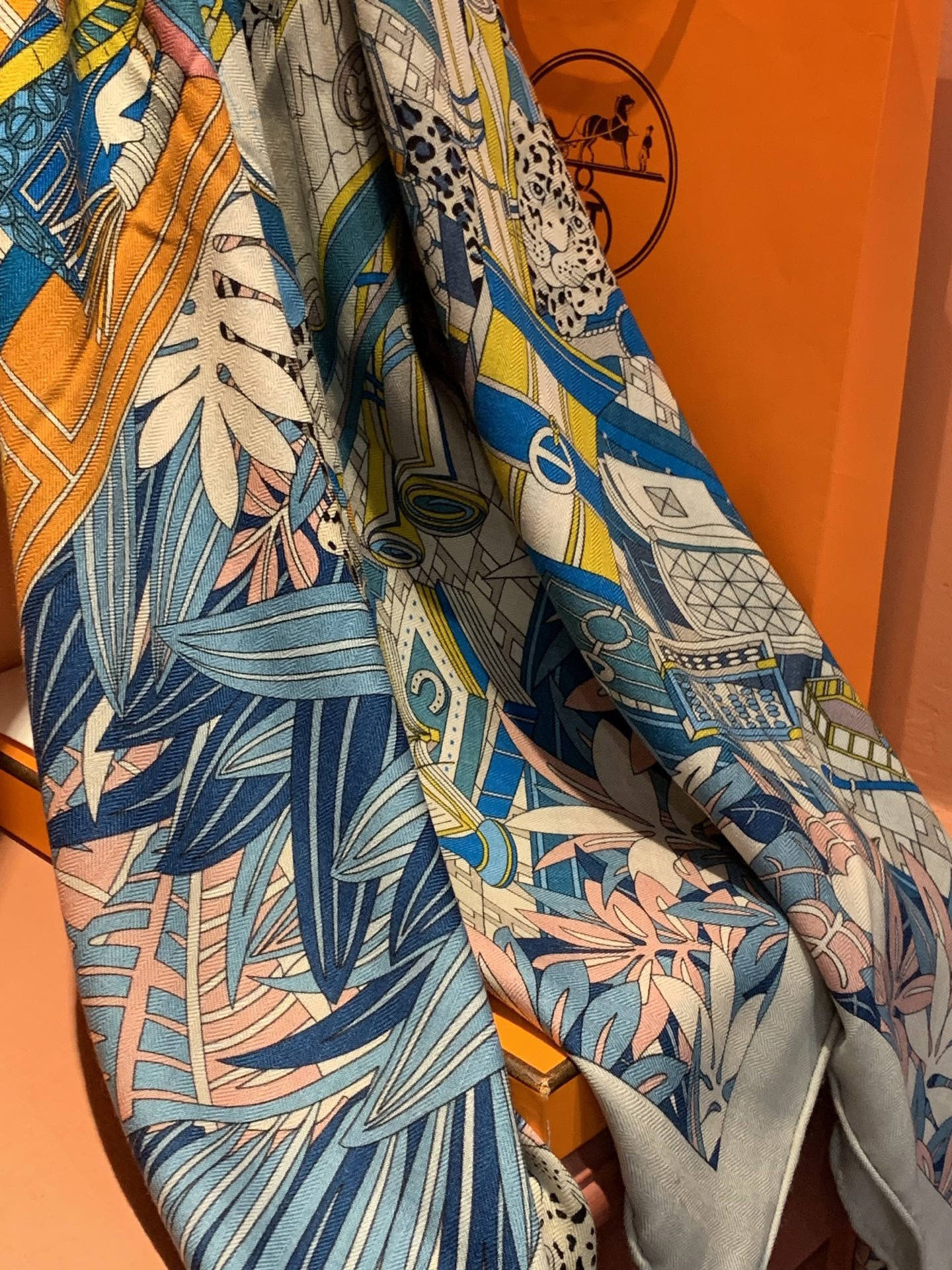 Les Douze Leopards Scarf 140cm Light Blue Colorful Cashmere Silk 168129