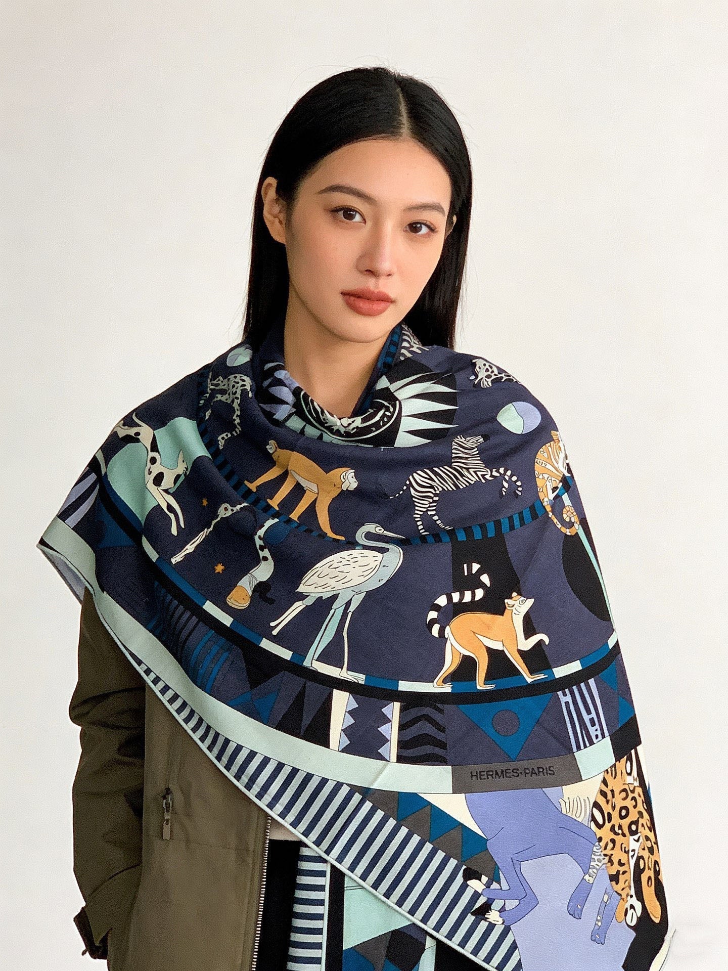 Le Carrousel du Tigre Royal 140cm Navy Blue Colorful Cashmere Silk 168137
