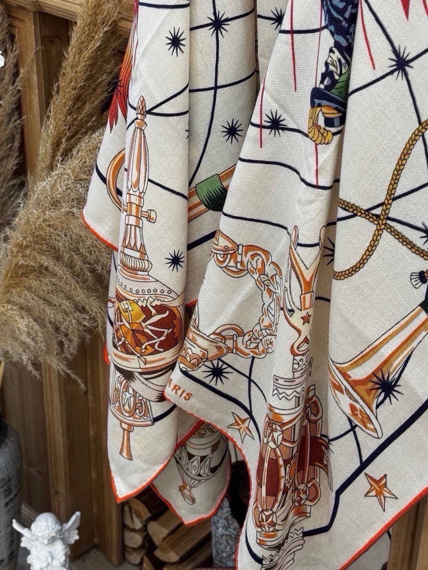 HM 26s Scarf 140 In Cashmere And Silk 216493