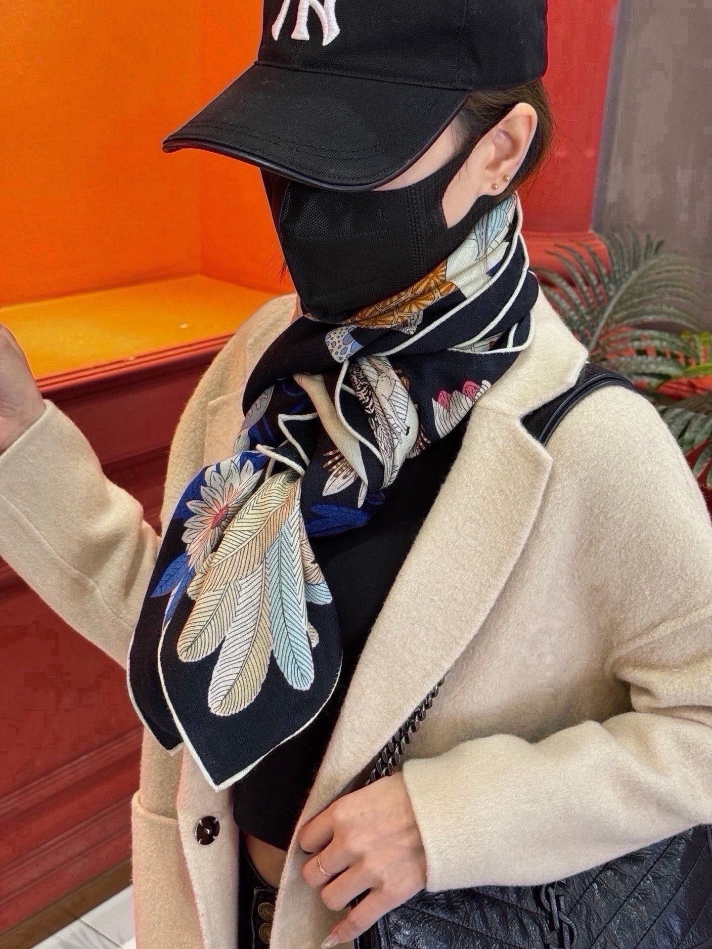 HM 26s Scarf 140 In Cashmere And Silk 441166