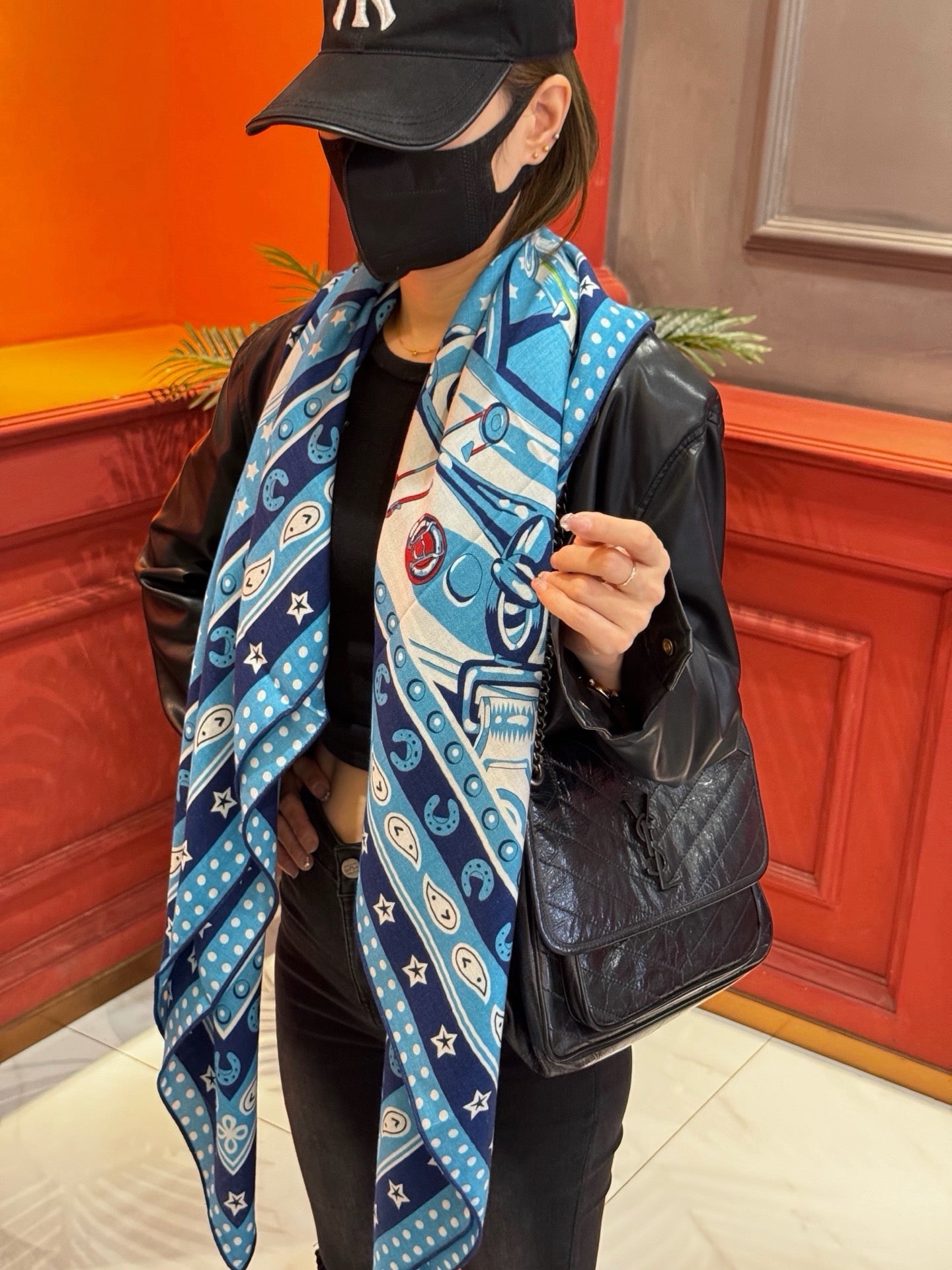 HM 26s Scarf 140 In Cashmere And Silk 441188