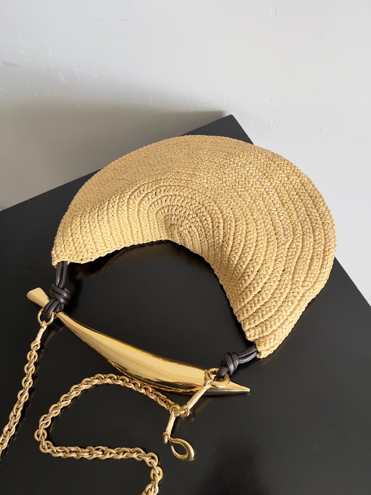 BV Sardine 33 With Chain In Beige Raffia 209338