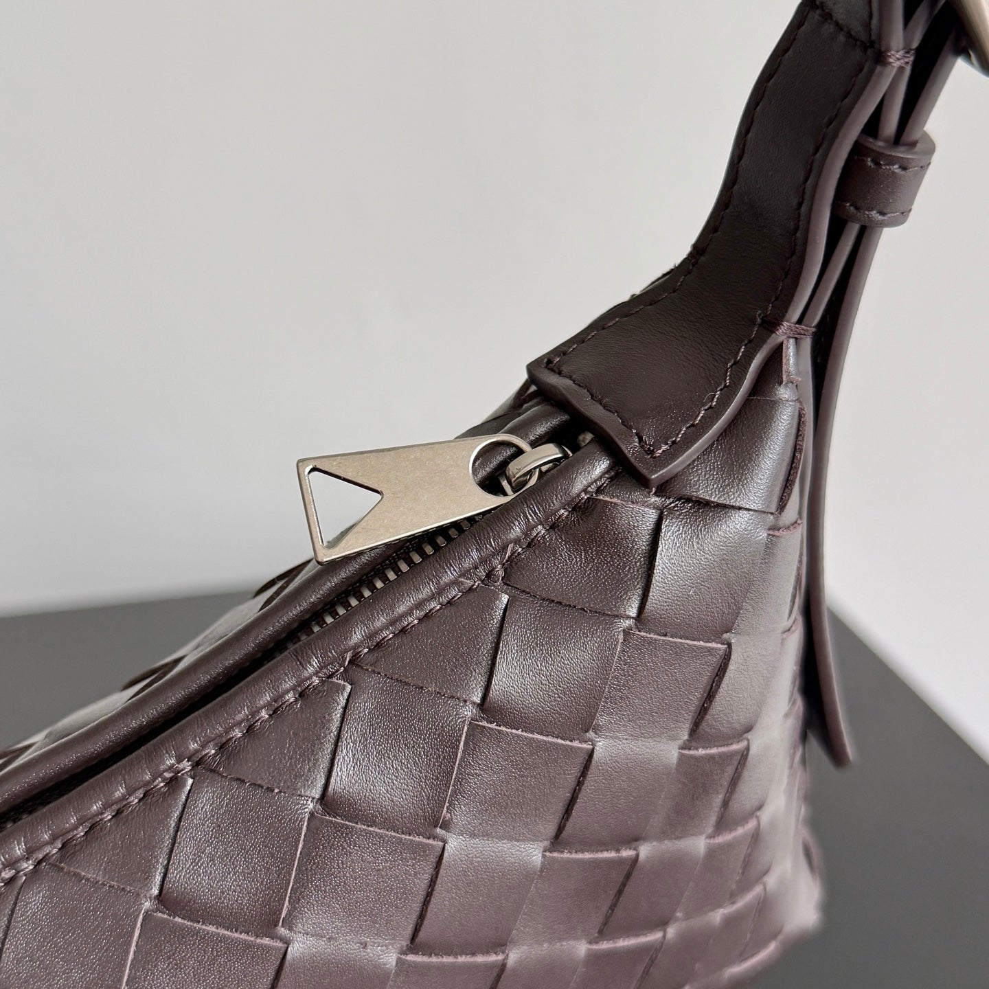 BV Traveler Phone Pouch Coffee Intrecciato Calfskin