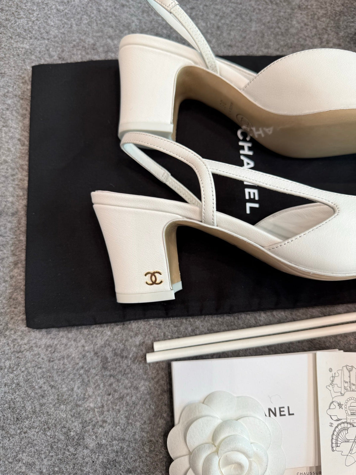 CC 26S Slingback Pumps 6.5cm White Beige Leather 118954